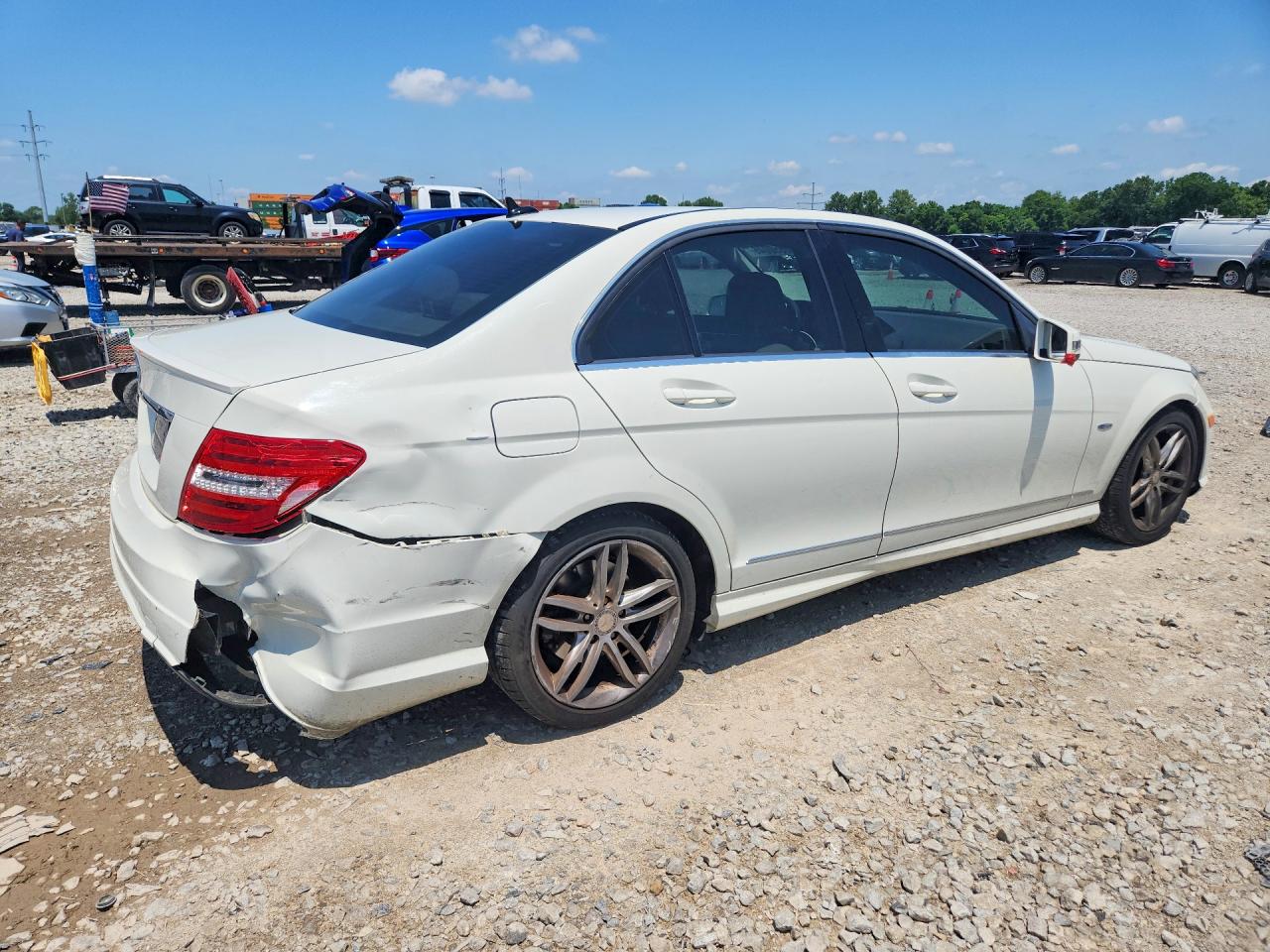 2012 Mercedes-benz C 250 Белый vin: WDDGF4HB4CA721226
