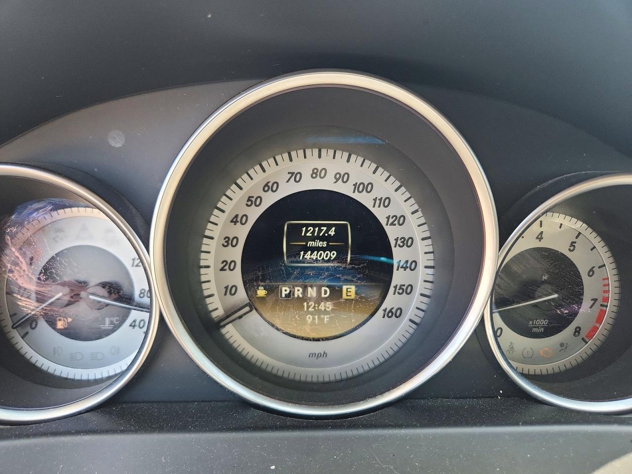 2012 Mercedes-benz C 250 Белый vin: WDDGF4HB4CA721226