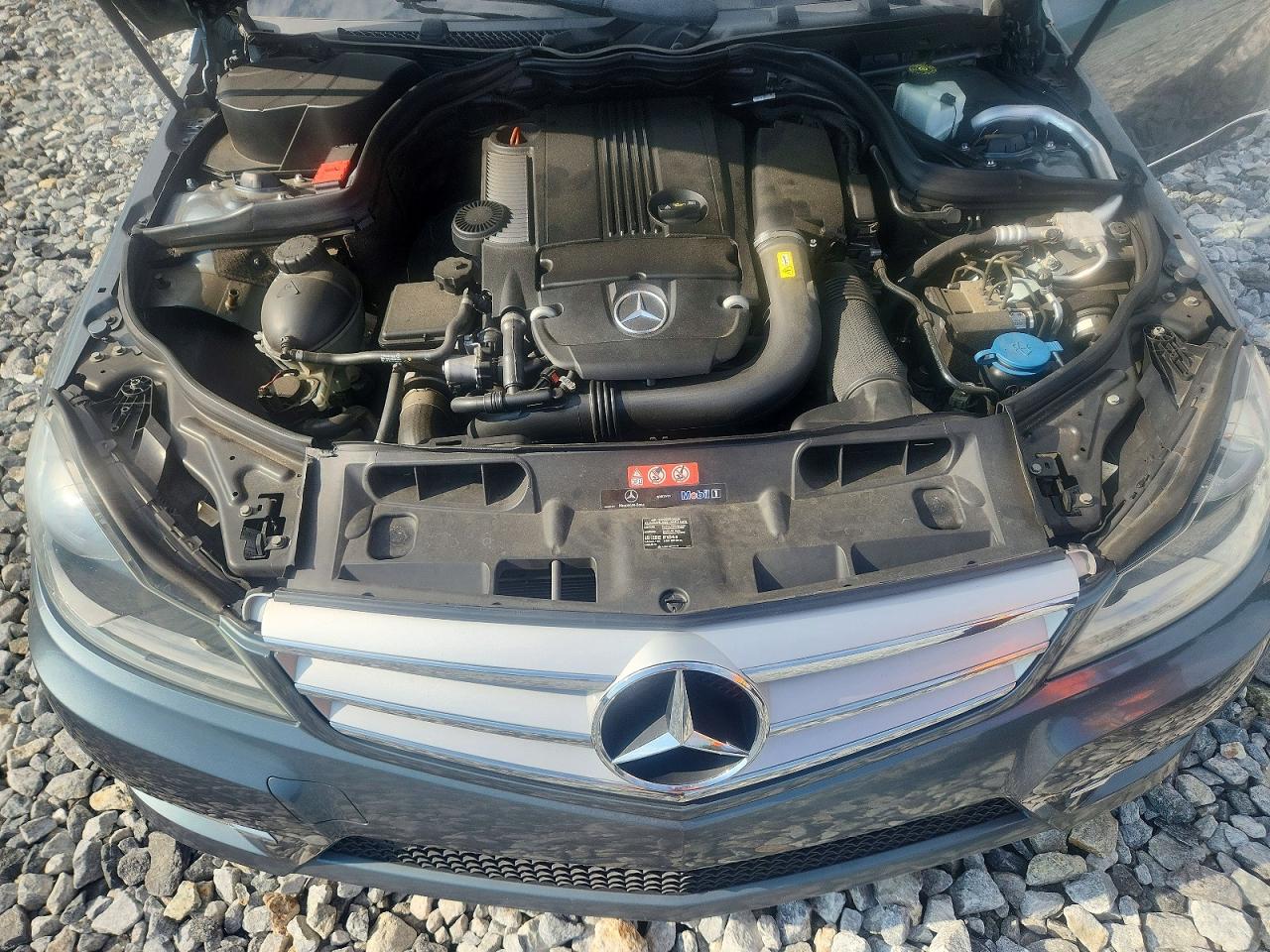 2012 Mercedes-benz C 250 Gray vin: WDDGF4HB4CF864177