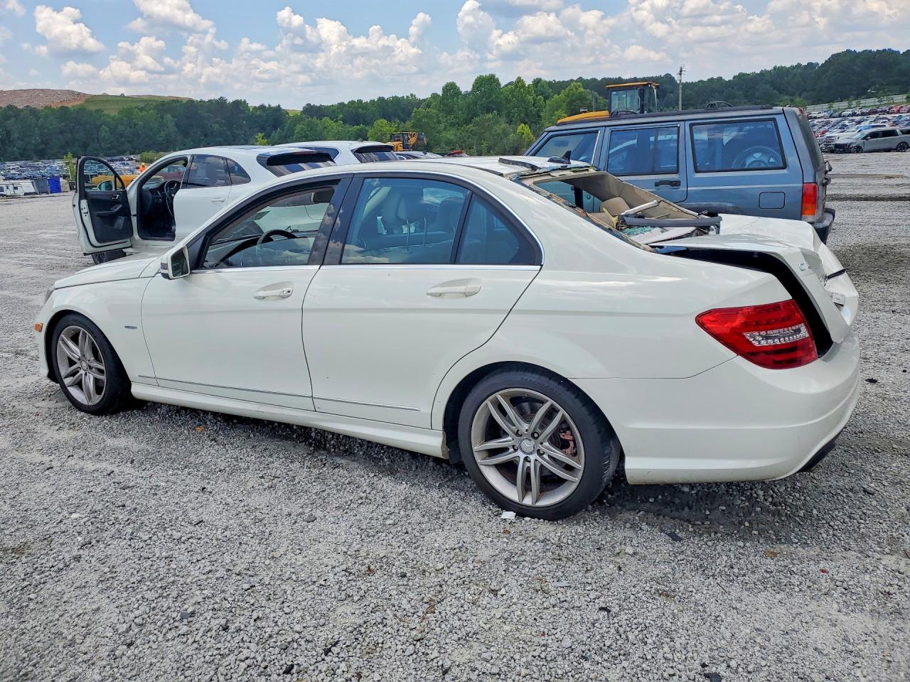 2012 Mercedes-benz C 250 White vin: WDDGF4HB4CR194211