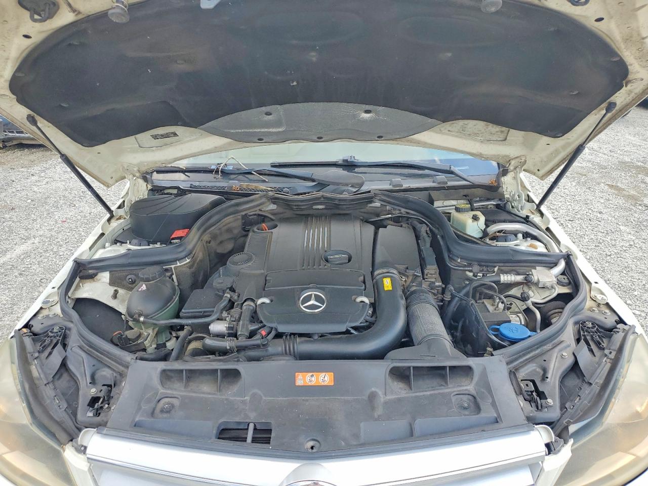 2012 Mercedes-benz C 250 White vin: WDDGF4HB4CR194211