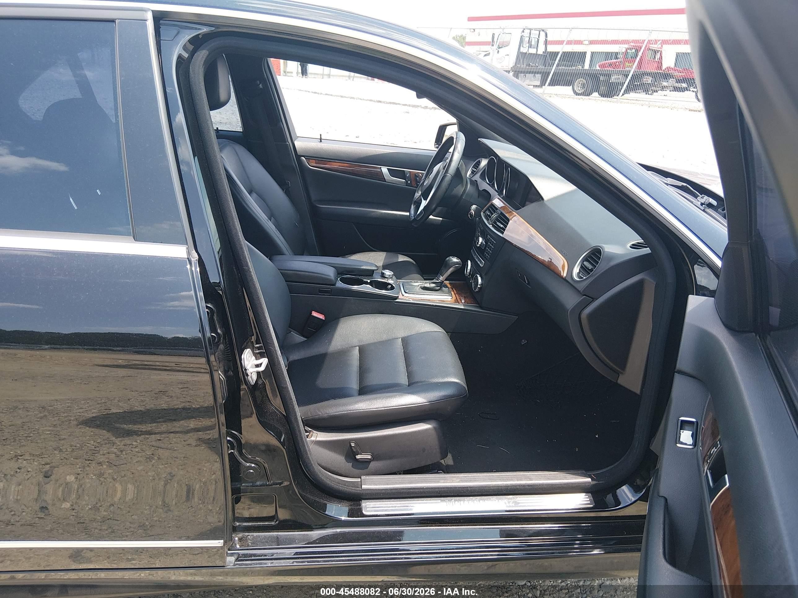 2012 Mercedes-benz C 250 Luxury/sport Black vin: WDDGF4HB4CR201416