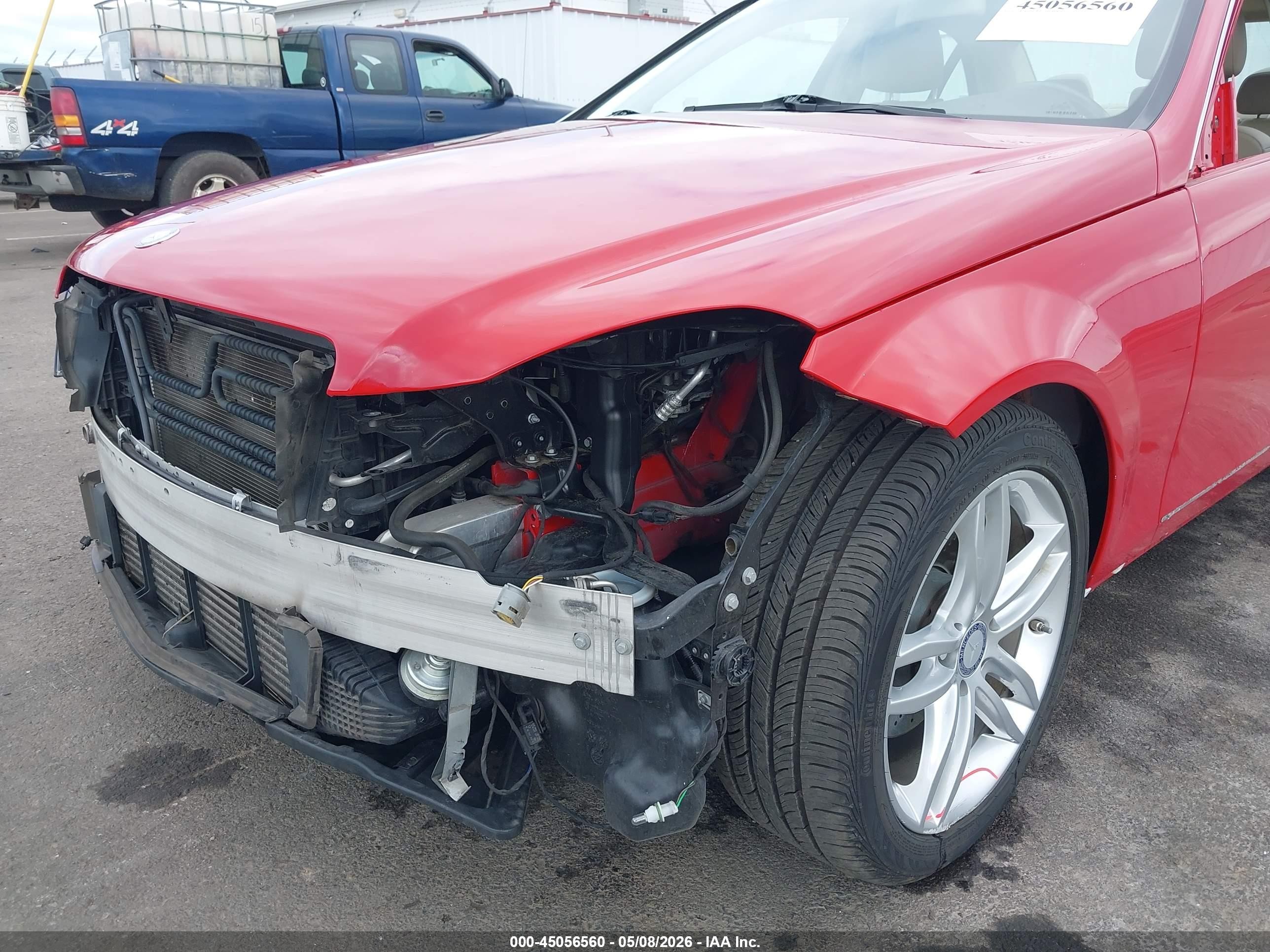 2012 Mercedes-benz C 250 Sport Красный vin: WDDGF4HB4CR207880