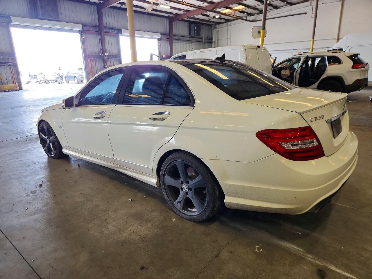 2012 Mercedes-benz C 250 White vin: WDDGF4HB4CR218622