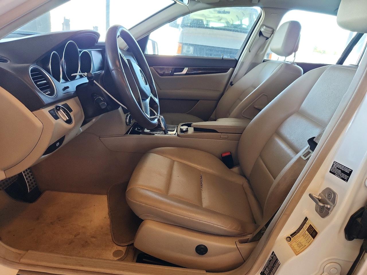 2012 Mercedes-benz C 250 White vin: WDDGF4HB4CR220824