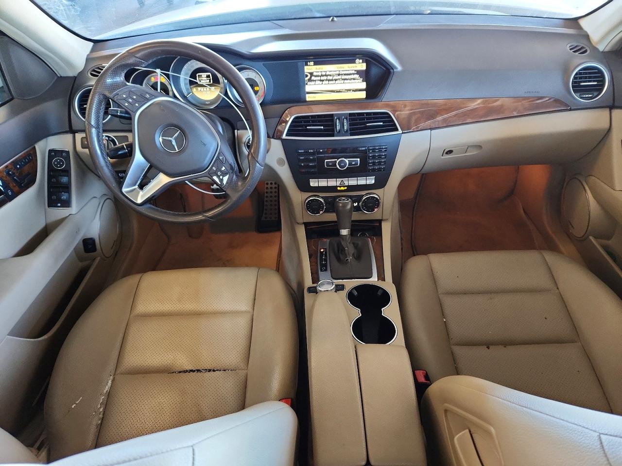 2012 Mercedes-benz C 250 White vin: WDDGF4HB4CR220824