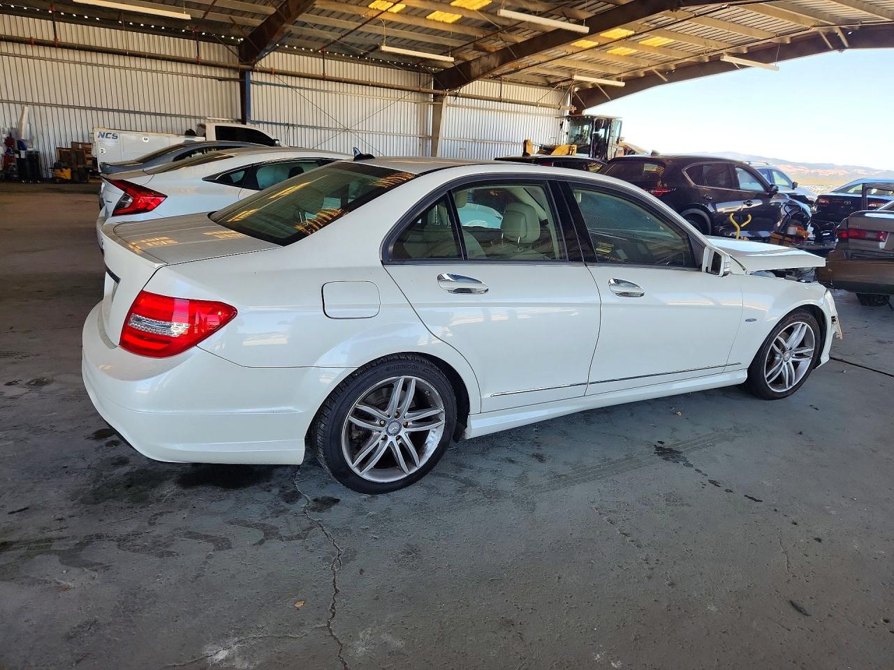 2012 Mercedes-benz C 250 White vin: WDDGF4HB4CR220824