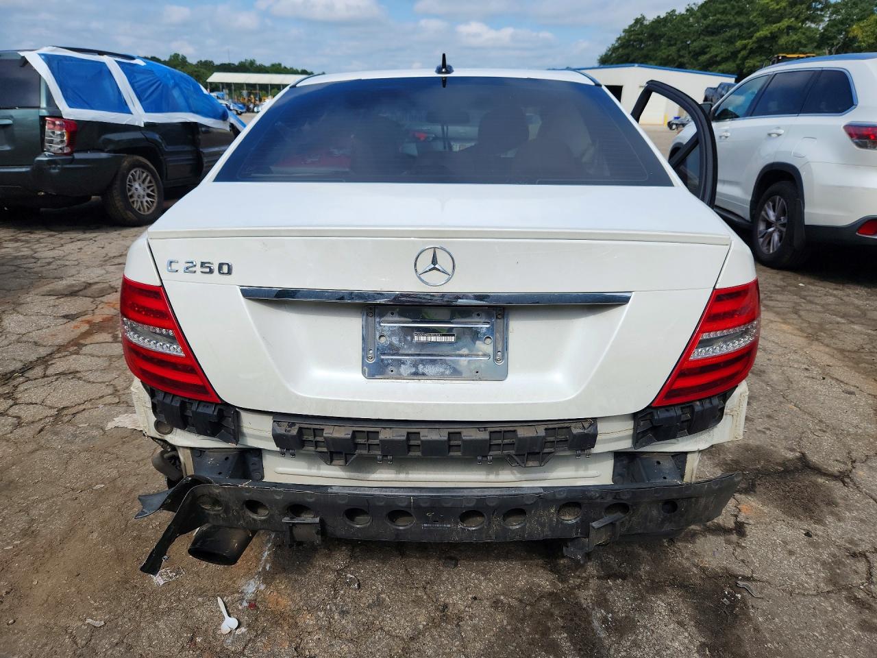 2012 Mercedes-benz C 250 White vin: WDDGF4HB4CR222041