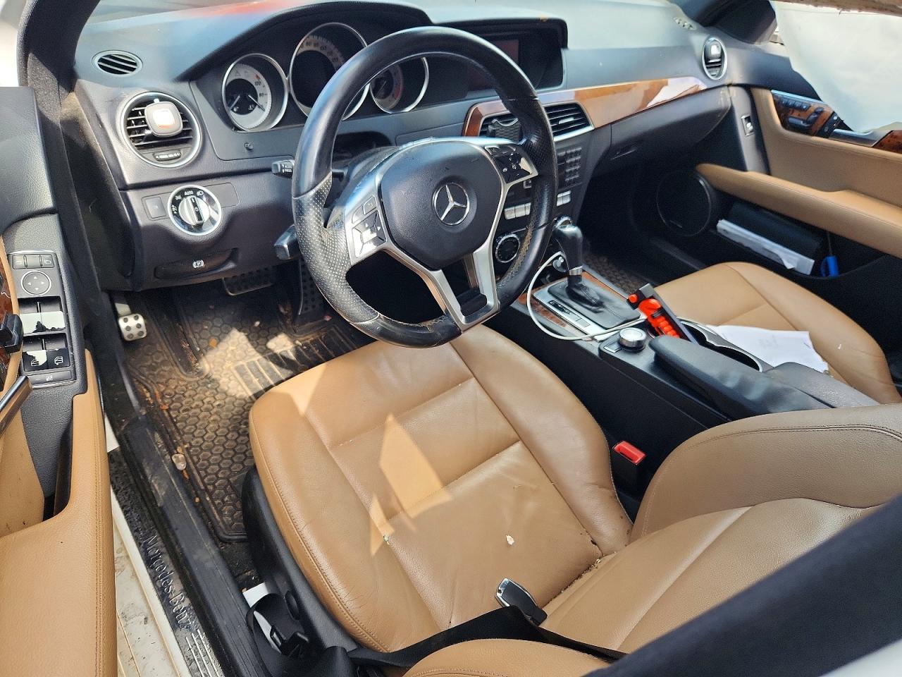 2012 Mercedes-benz C 250 White vin: WDDGF4HB4CR222041