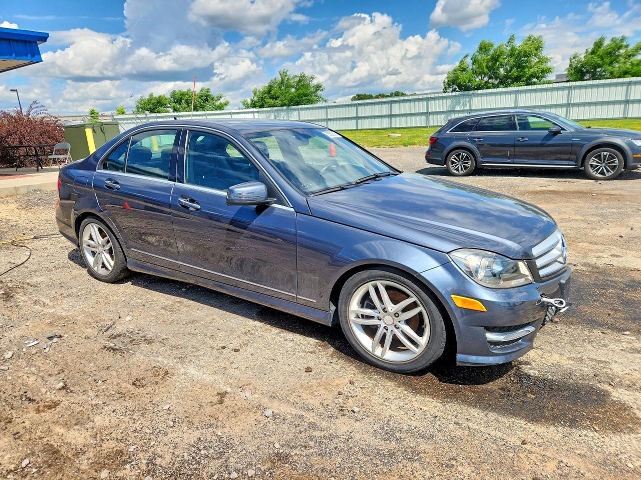 2013 Mercedes-benz C250 Угольный vin: WDDGF4HB4DA786451