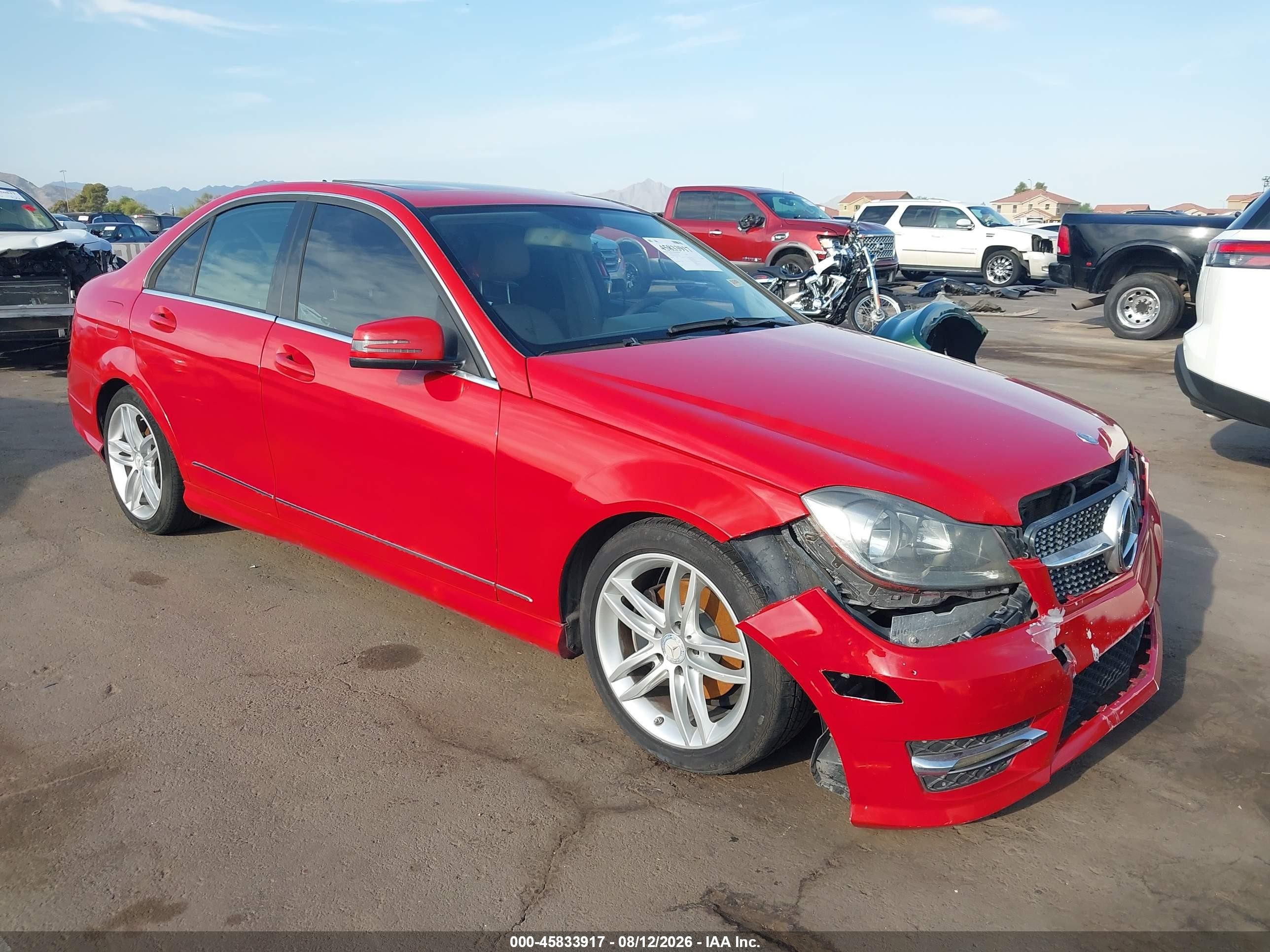 2013 Mercedes-benz C 250 Sport Красный vin: WDDGF4HB4DA812885