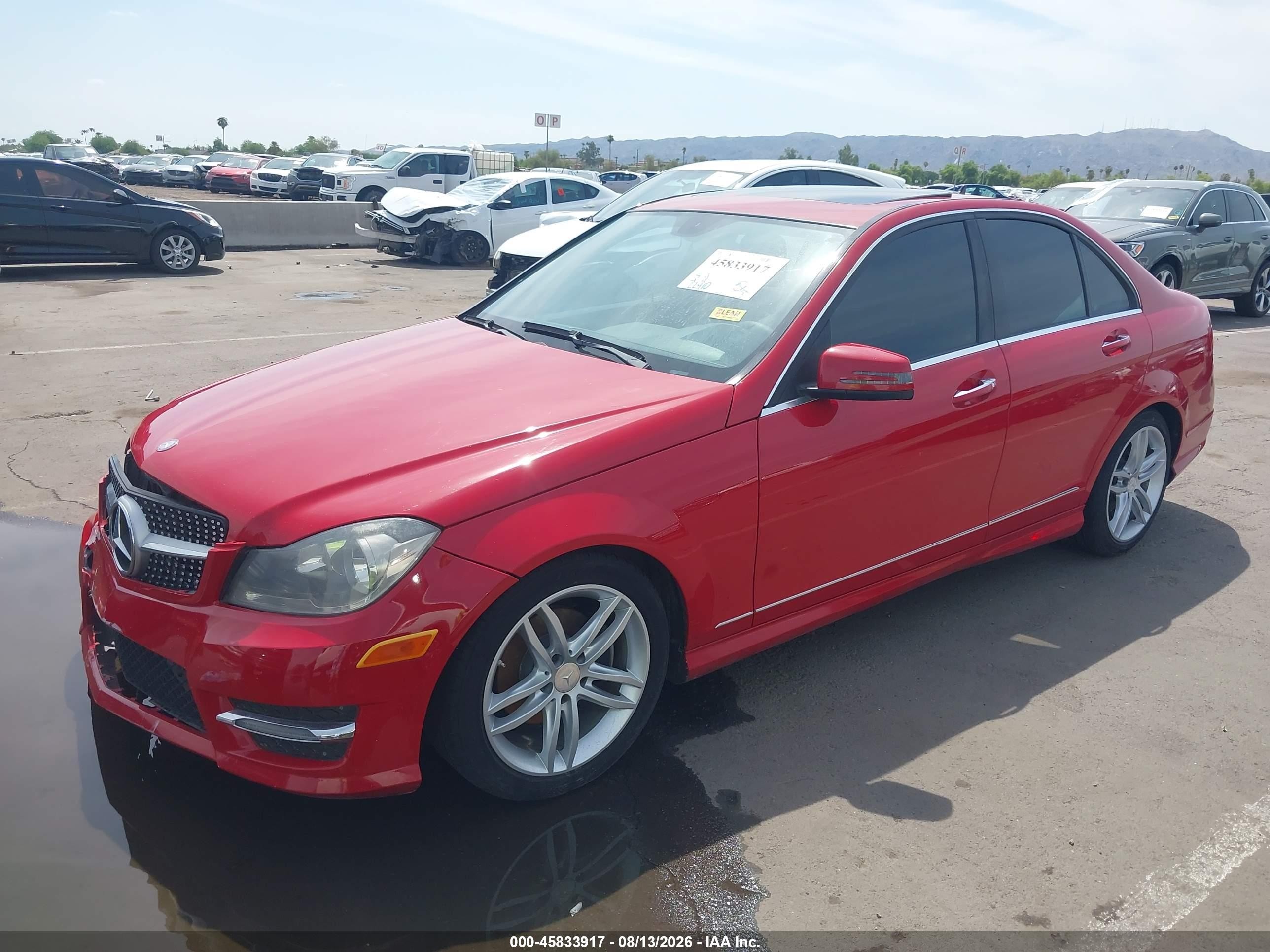 2013 Mercedes-benz C 250 Sport Красный vin: WDDGF4HB4DA812885