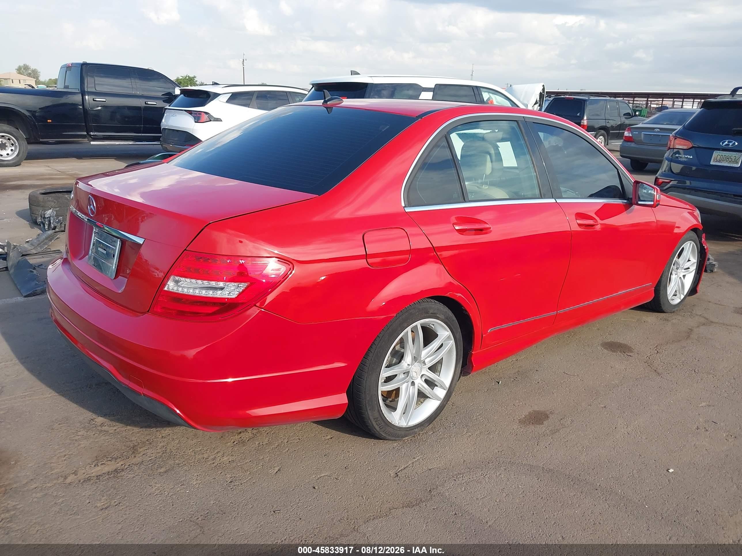 2013 Mercedes-benz C 250 Sport Красный vin: WDDGF4HB4DA812885