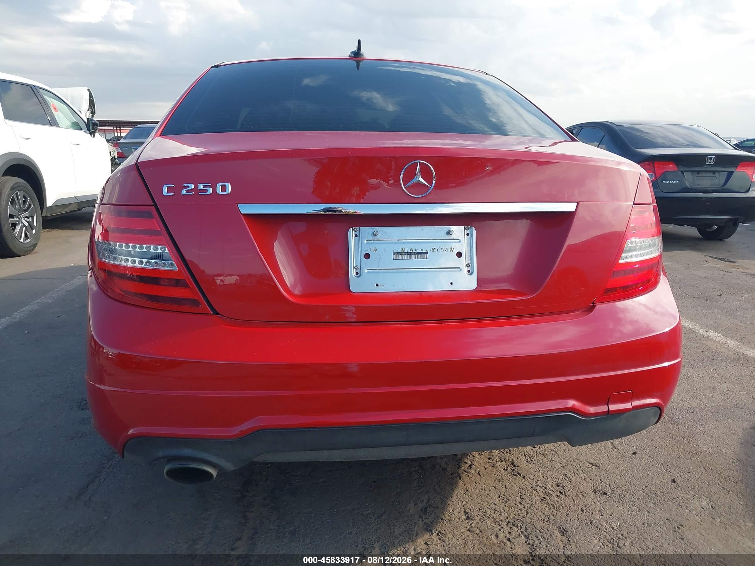 2013 Mercedes-benz C 250 Sport Красный vin: WDDGF4HB4DA812885