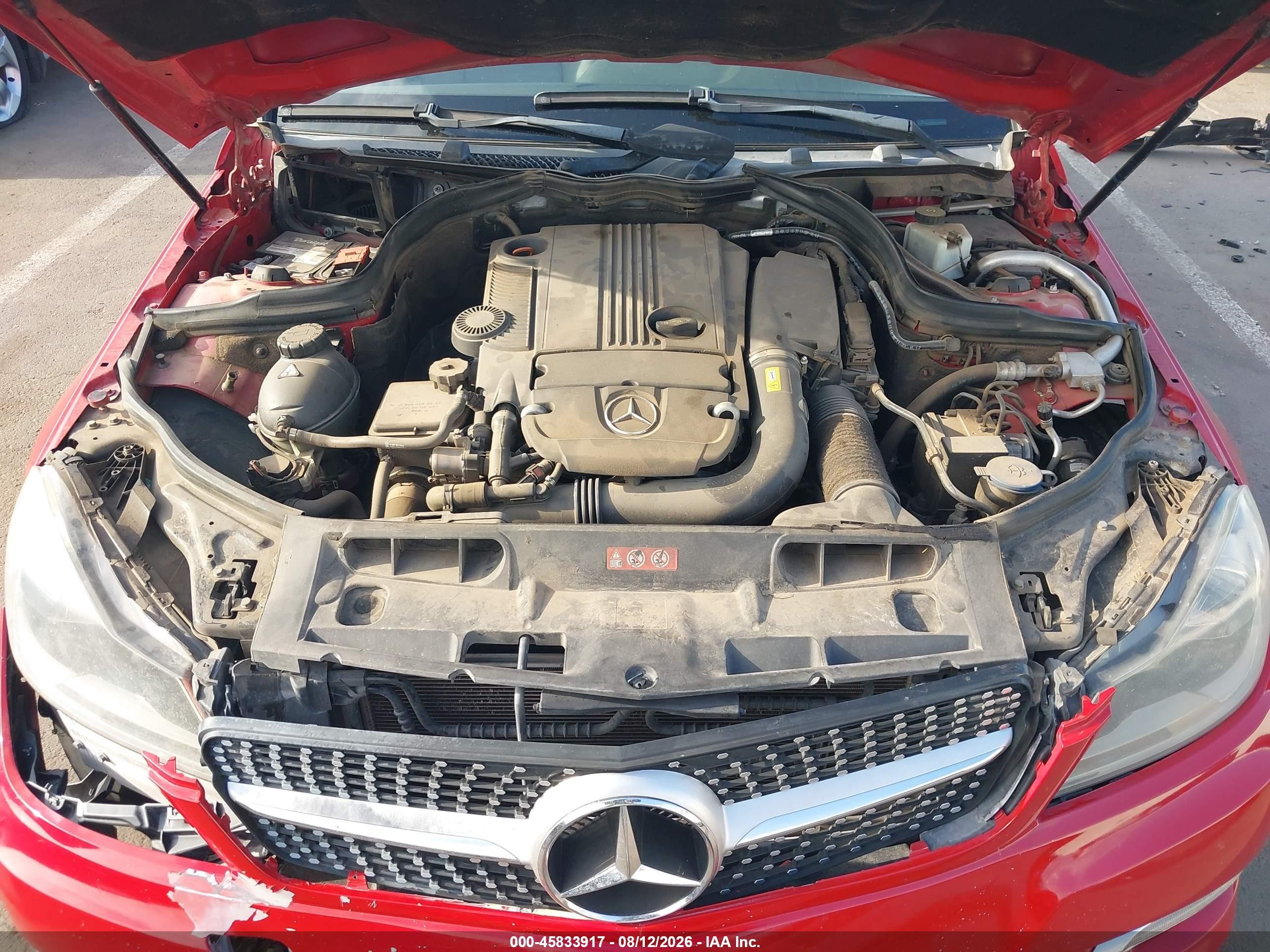 2013 Mercedes-benz C 250 Sport Красный vin: WDDGF4HB4DA812885