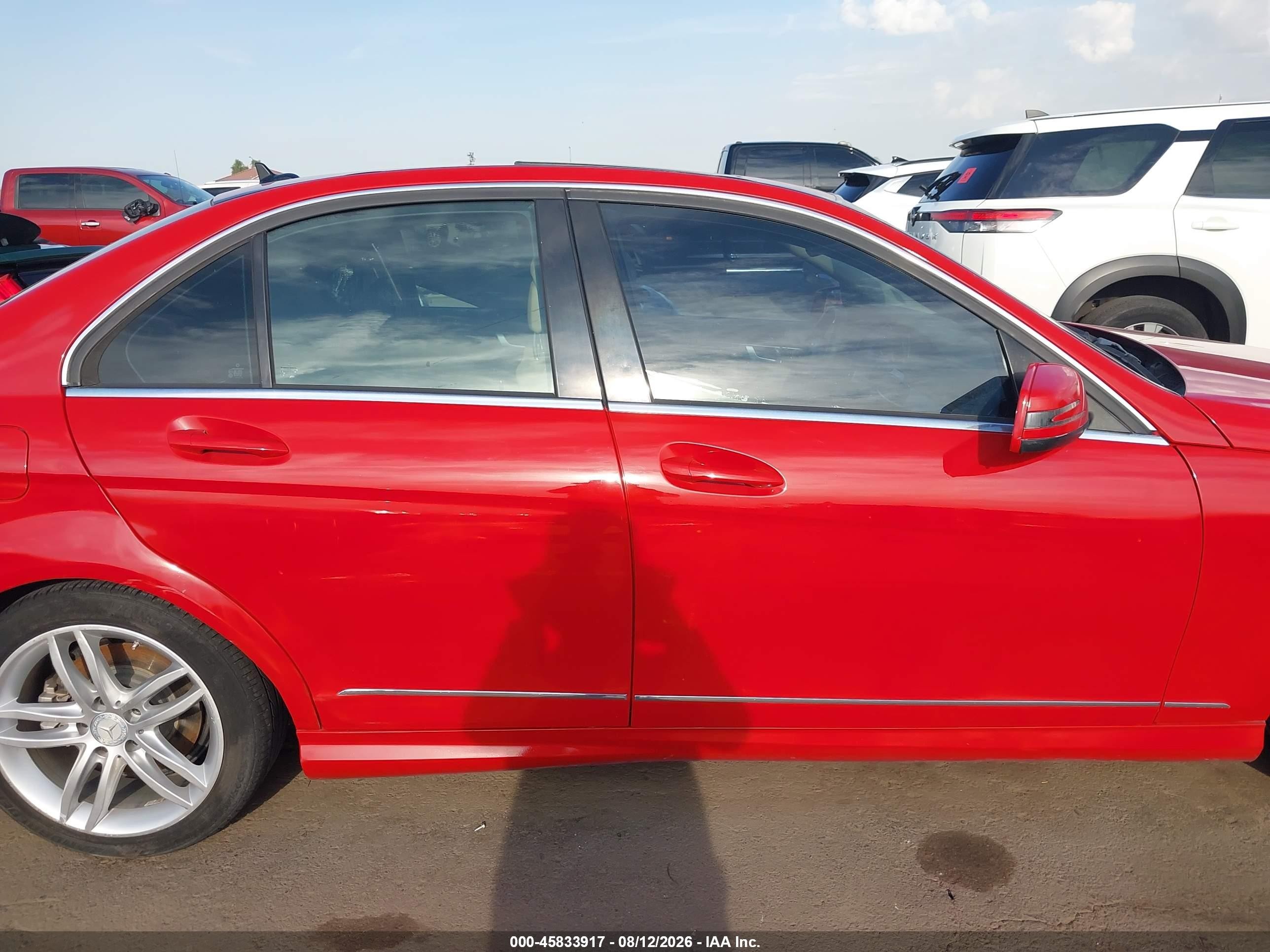 2013 Mercedes-benz C 250 Sport Красный vin: WDDGF4HB4DA812885
