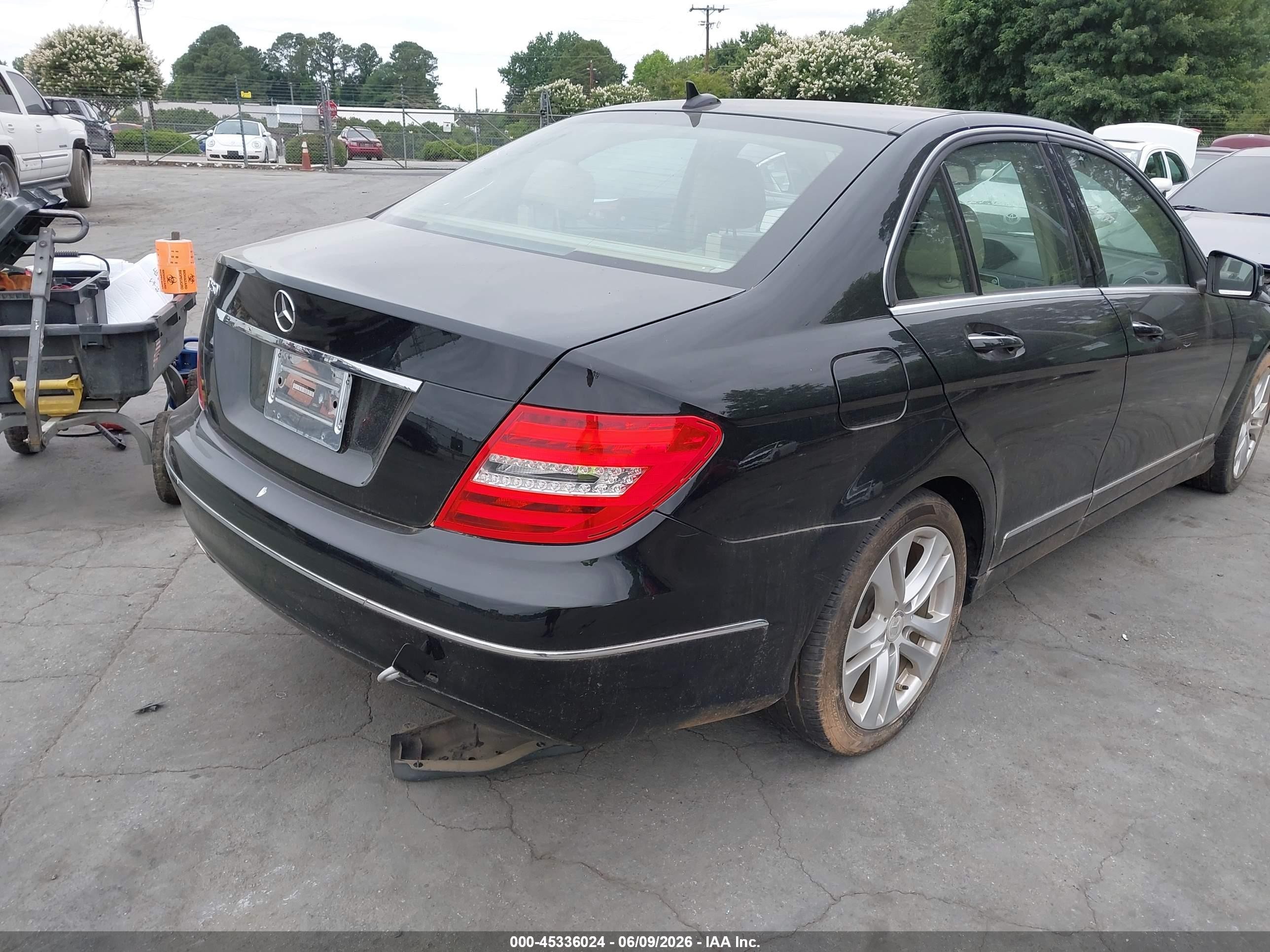2013 Mercedes-benz C 250 Luxury Black vin: WDDGF4HB4DA831310
