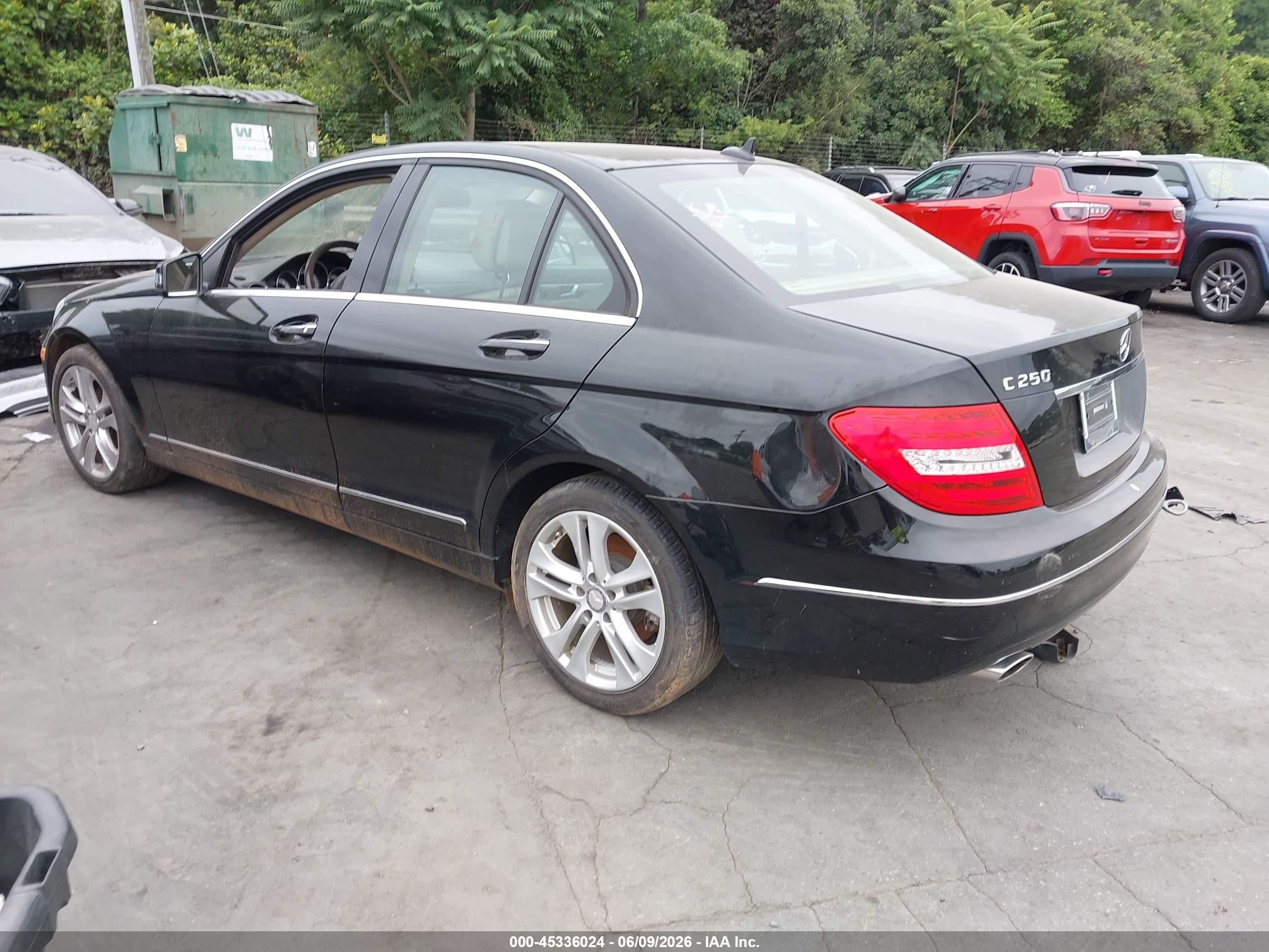 2013 Mercedes-benz C 250 Luxury Black vin: WDDGF4HB4DA831310