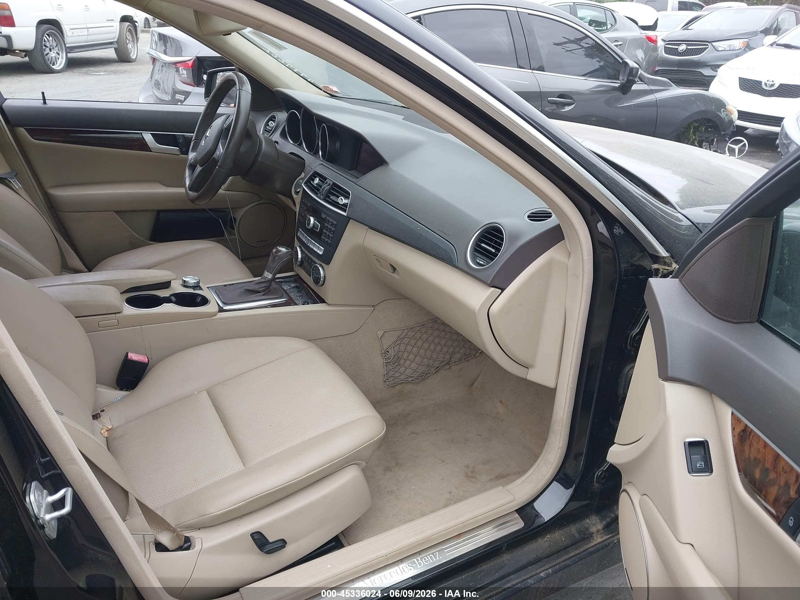 2013 Mercedes-benz C 250 Luxury Black vin: WDDGF4HB4DA831310