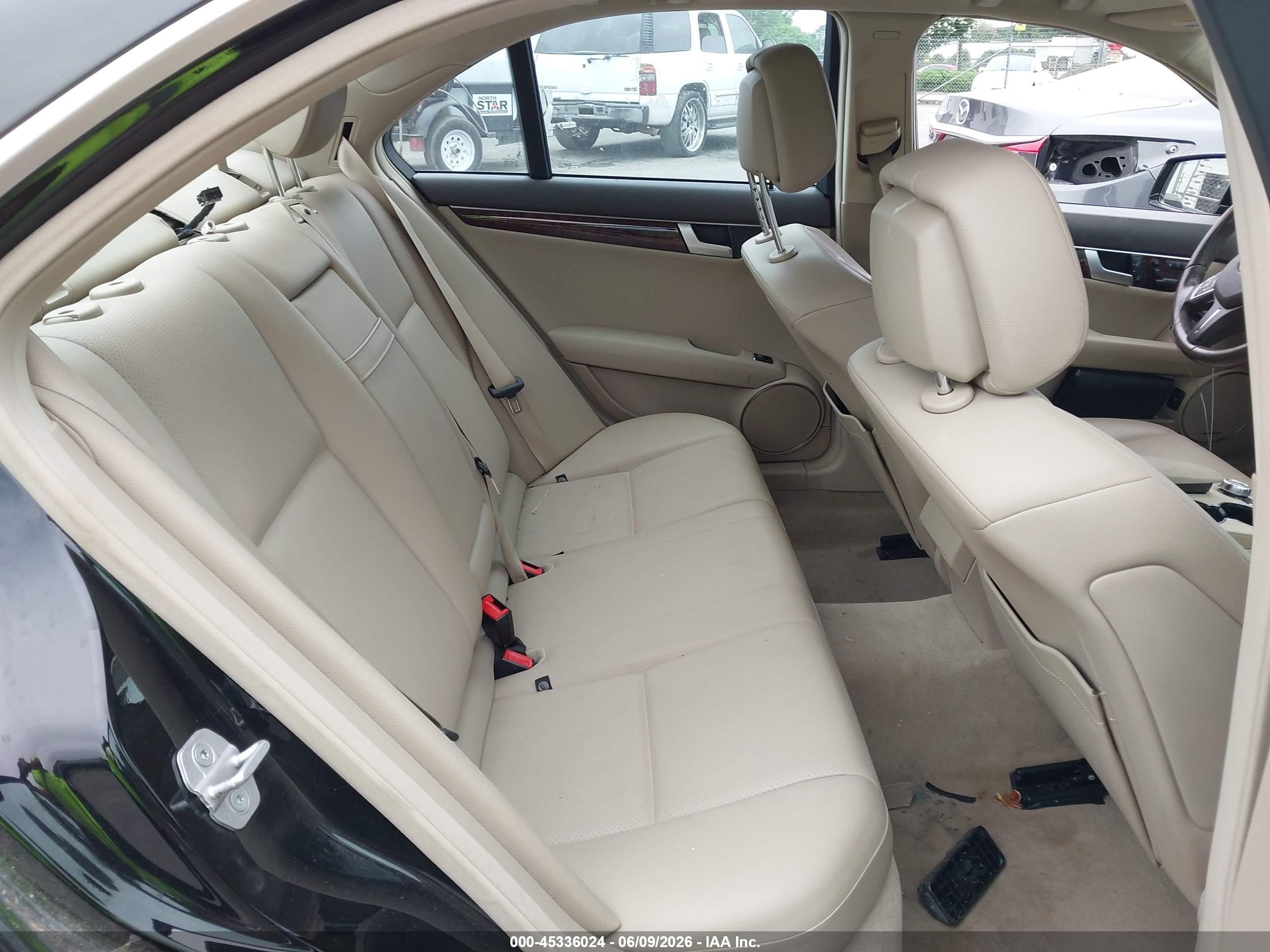 2013 Mercedes-benz C 250 Luxury Black vin: WDDGF4HB4DA831310