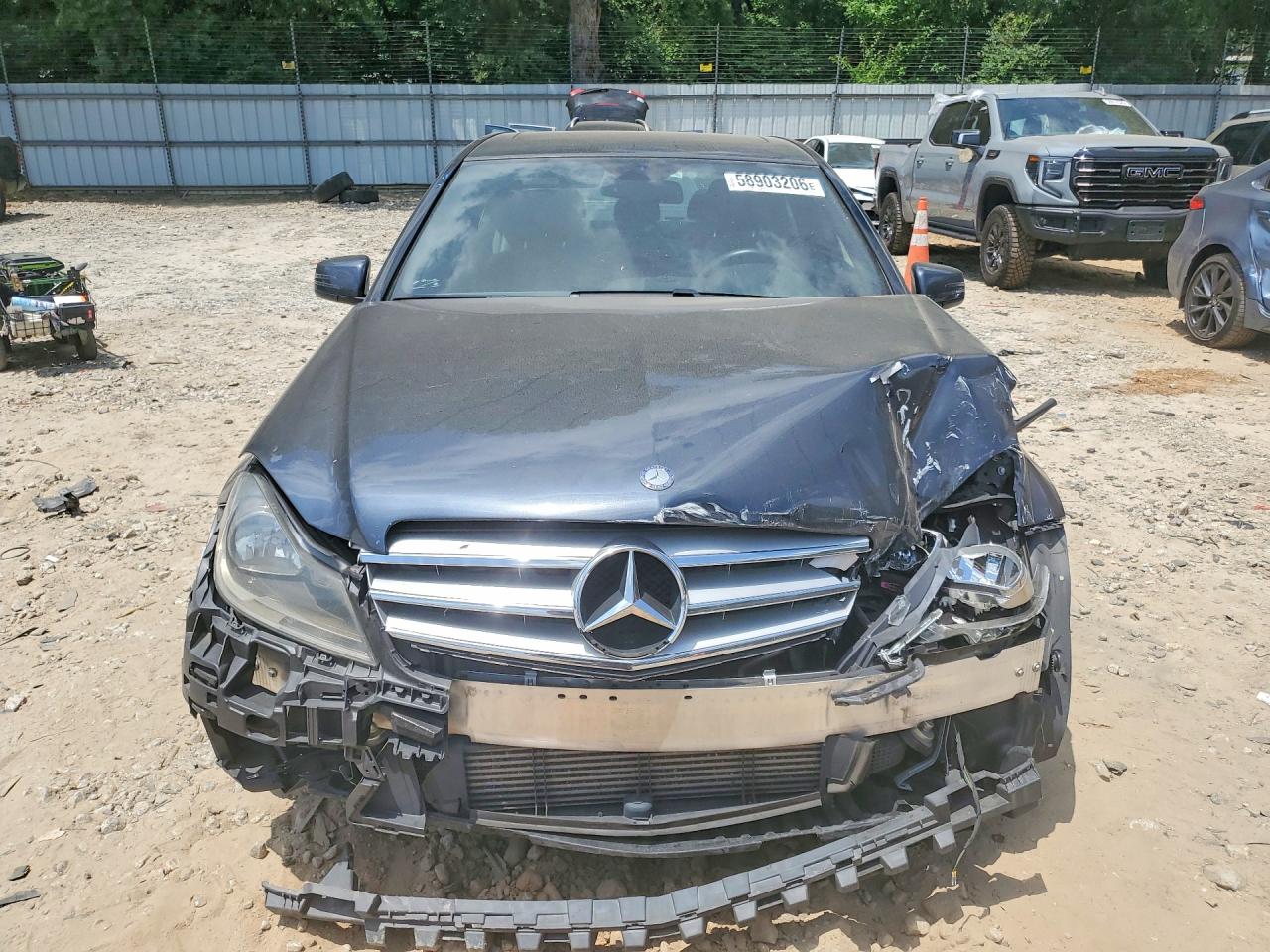 2013 Mercedes-benz C 250 Серый vin: WDDGF4HB4DA854098