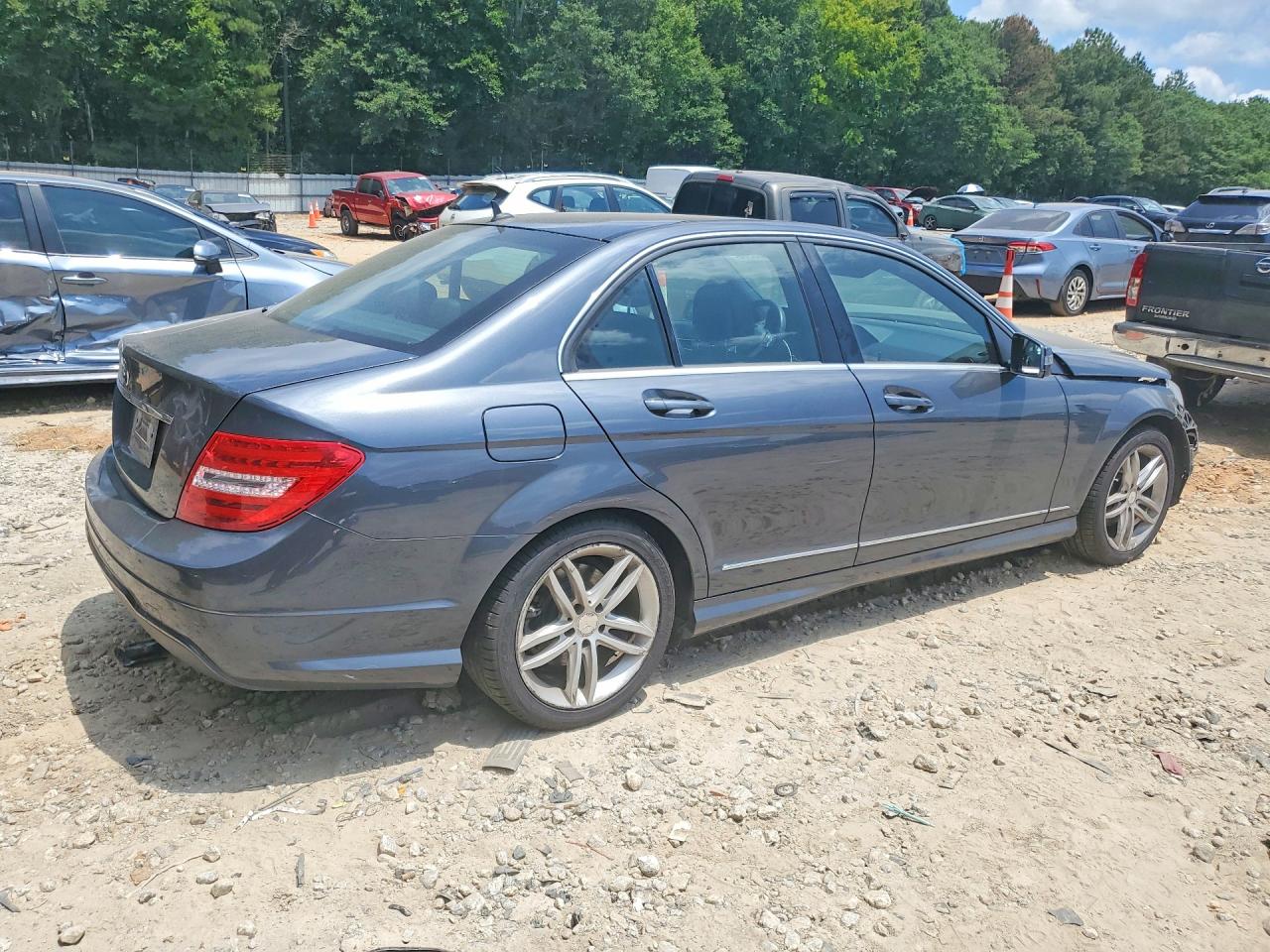 2013 Mercedes-benz C 250 Серый vin: WDDGF4HB4DA854098
