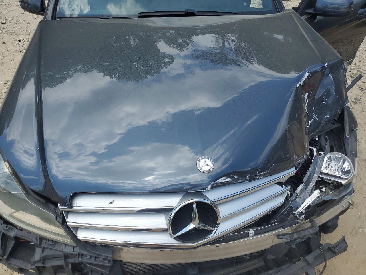 2013 Mercedes-benz C 250 Серый vin: WDDGF4HB4DA854098