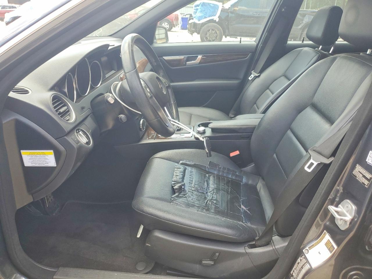 2013 Mercedes-benz C 250 Серый vin: WDDGF4HB4DA854098