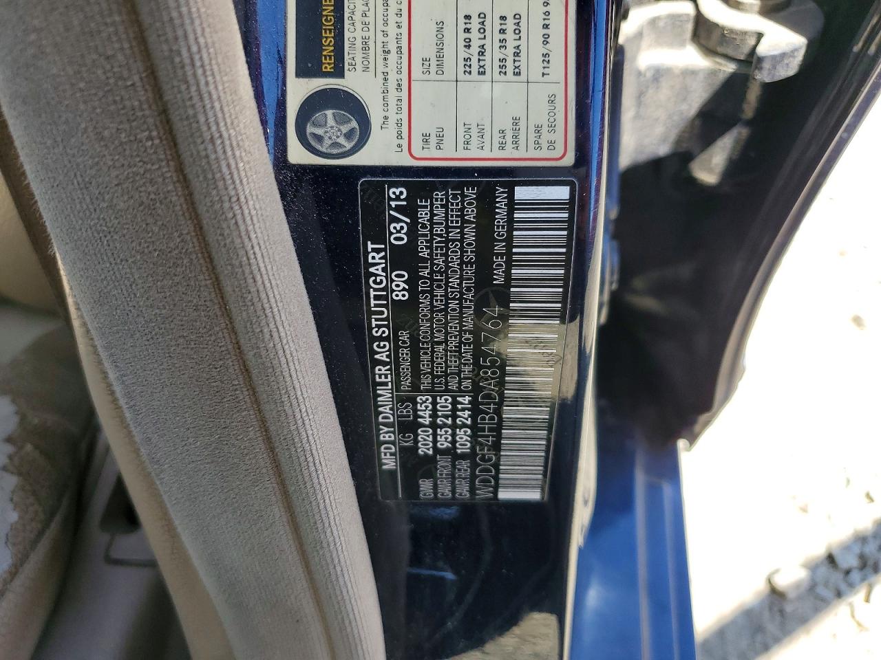 2013 Mercedes-benz C 250 Blue vin: WDDGF4HB4DA854764