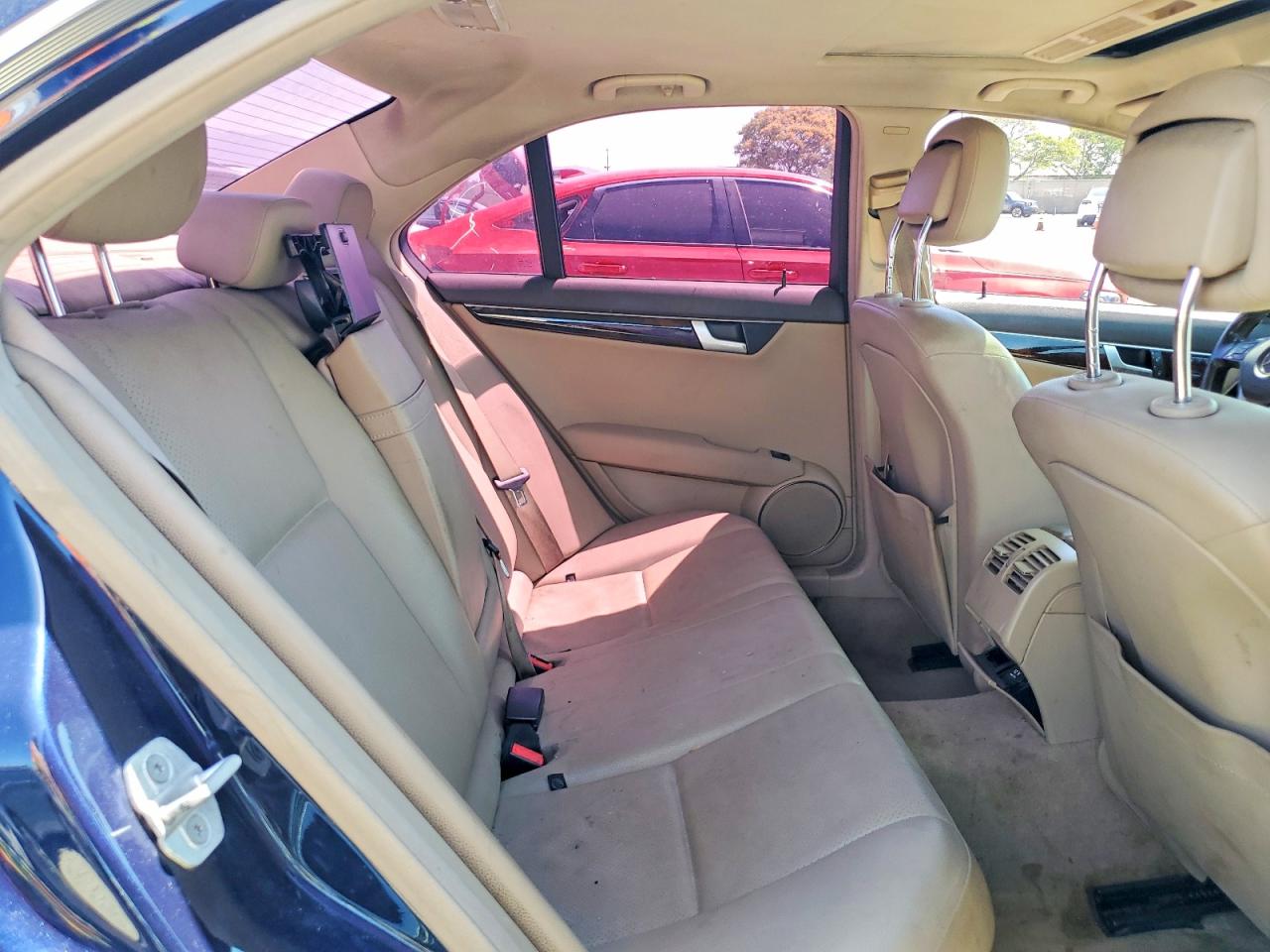 2013 Mercedes-benz C 250 Blue vin: WDDGF4HB4DA854764