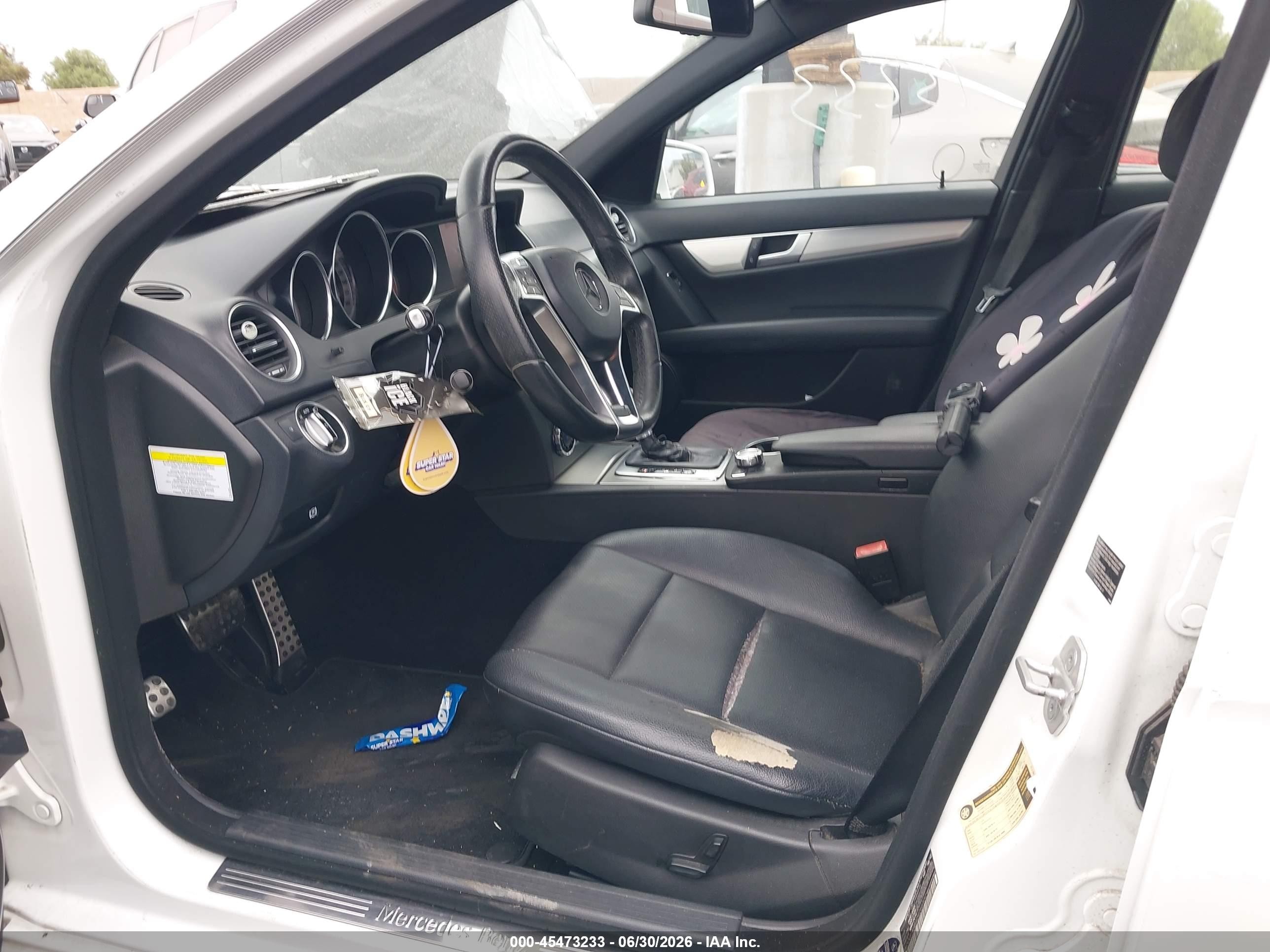2013 Mercedes-benz C 250 Sport White vin: WDDGF4HB4DR266932