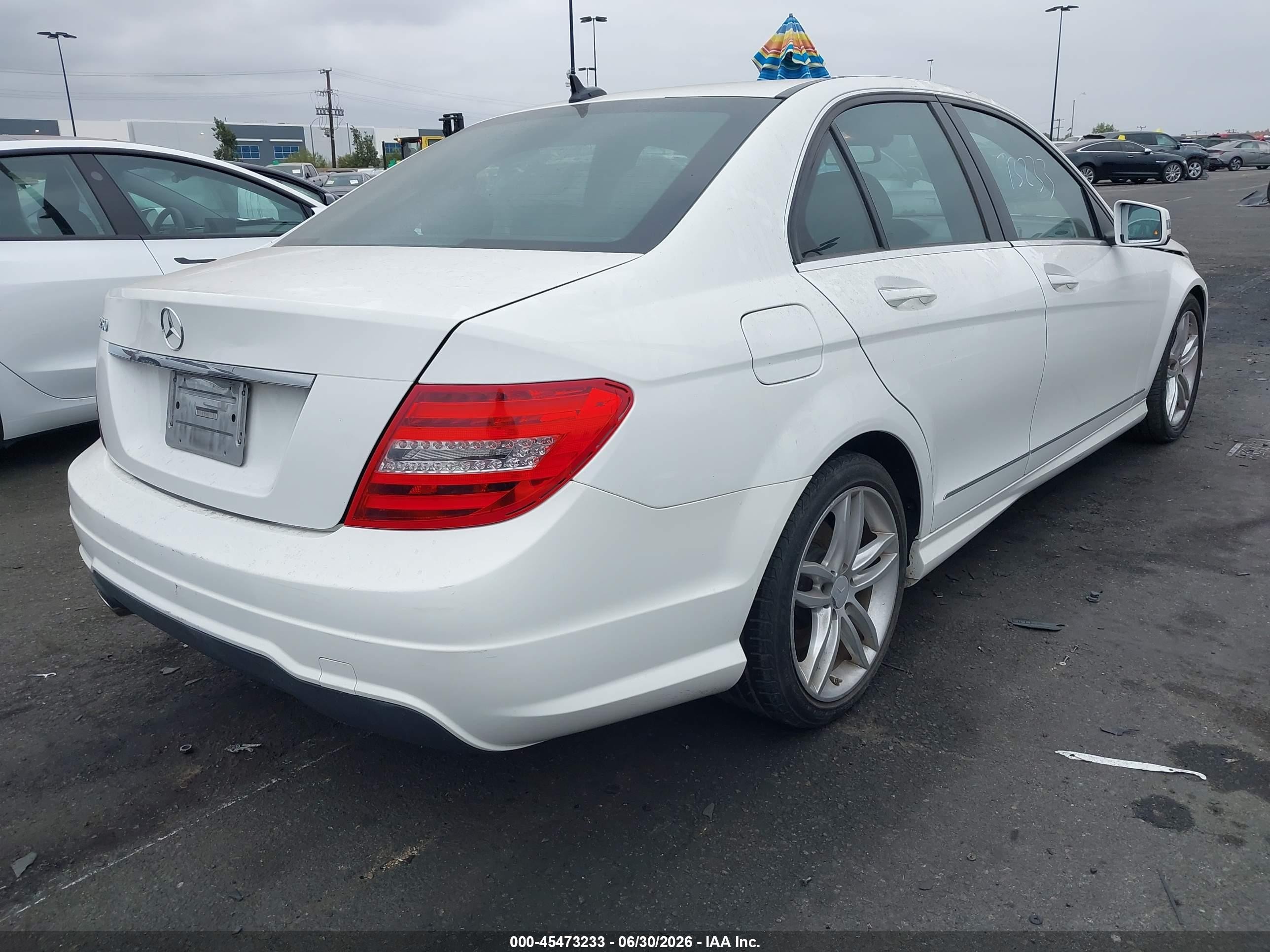 2013 Mercedes-benz C 250 Sport White vin: WDDGF4HB4DR266932
