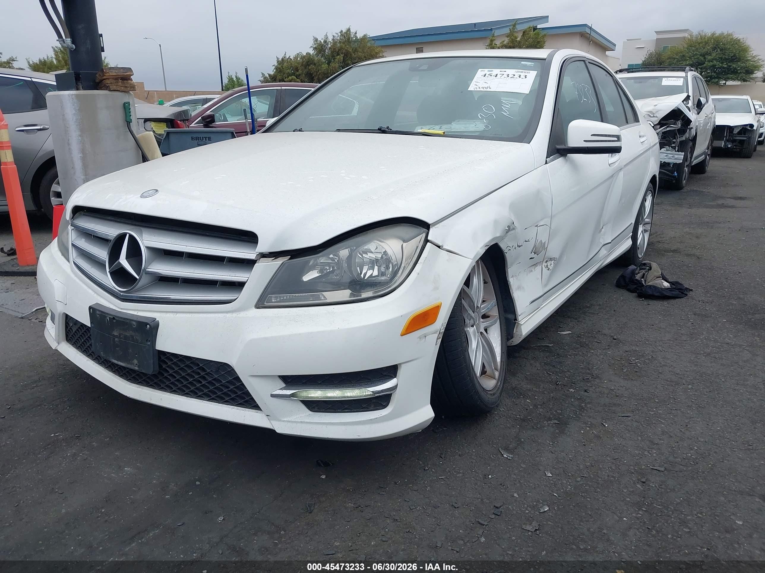 2013 Mercedes-benz C 250 Sport White vin: WDDGF4HB4DR266932