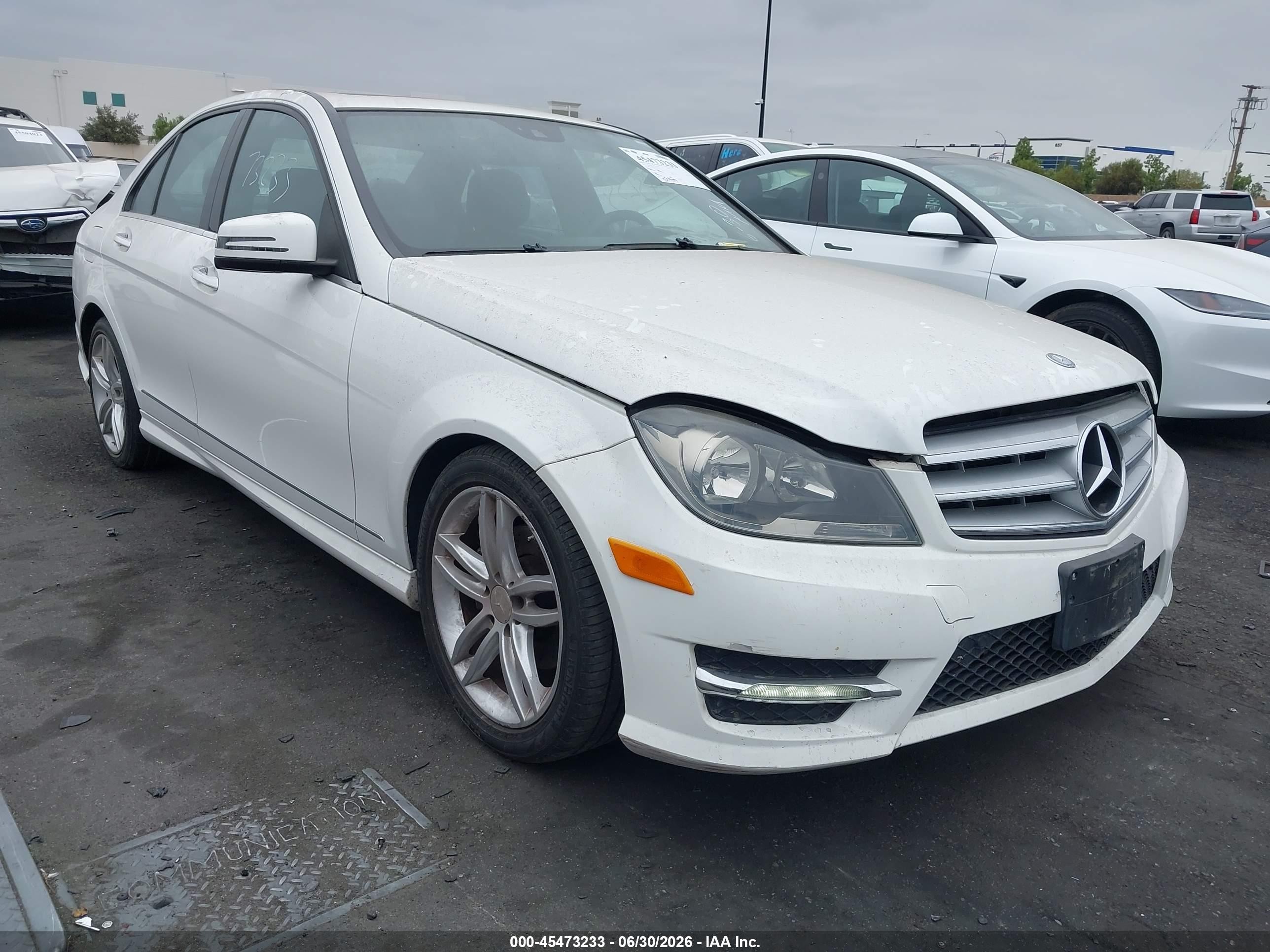 2013 Mercedes-benz C 250 Sport White vin: WDDGF4HB4DR266932