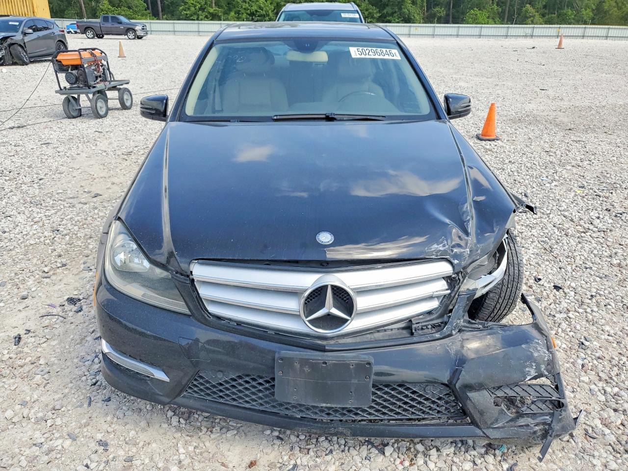 2013 Mercedes-benz C 250 Черный vin: WDDGF4HB4DR270527
