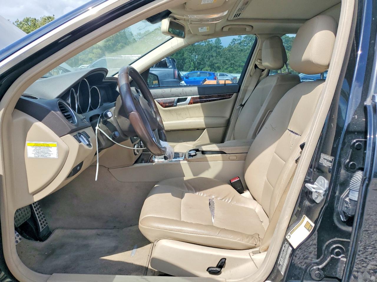 2013 Mercedes-benz C 250 Черный vin: WDDGF4HB4DR270527