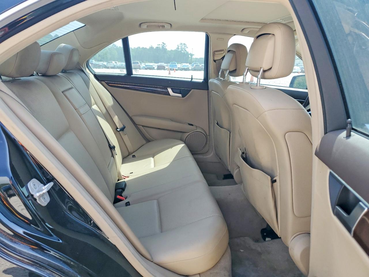 2013 Mercedes-benz C 250 Черный vin: WDDGF4HB4DR270527