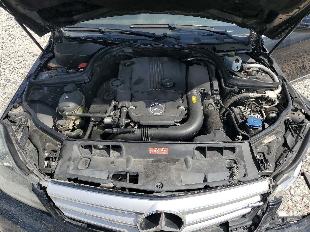 2013 Mercedes-benz C 250 Черный vin: WDDGF4HB4DR270527