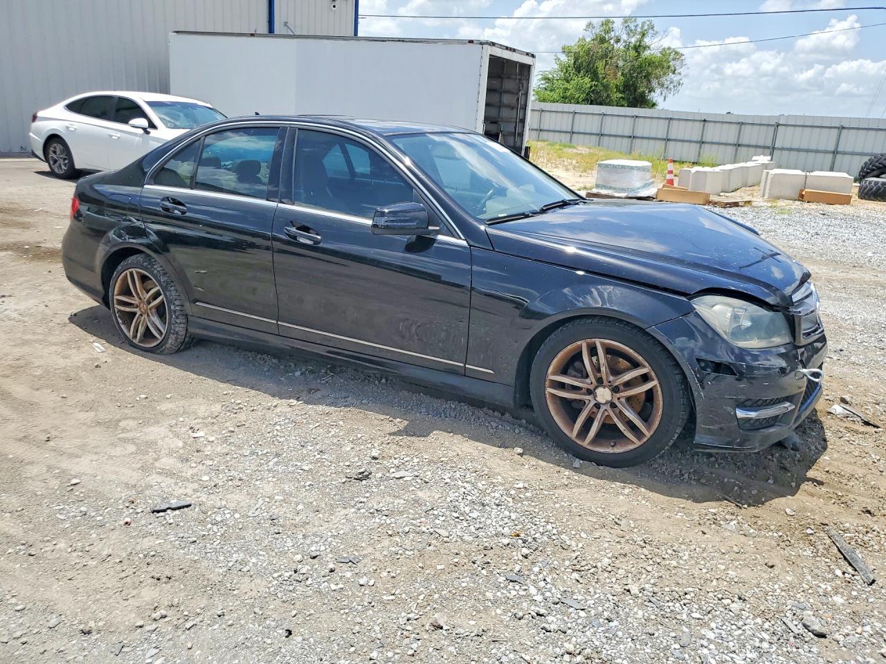 2013 Mercedes-benz C 250 Black vin: WDDGF4HB4DR271032