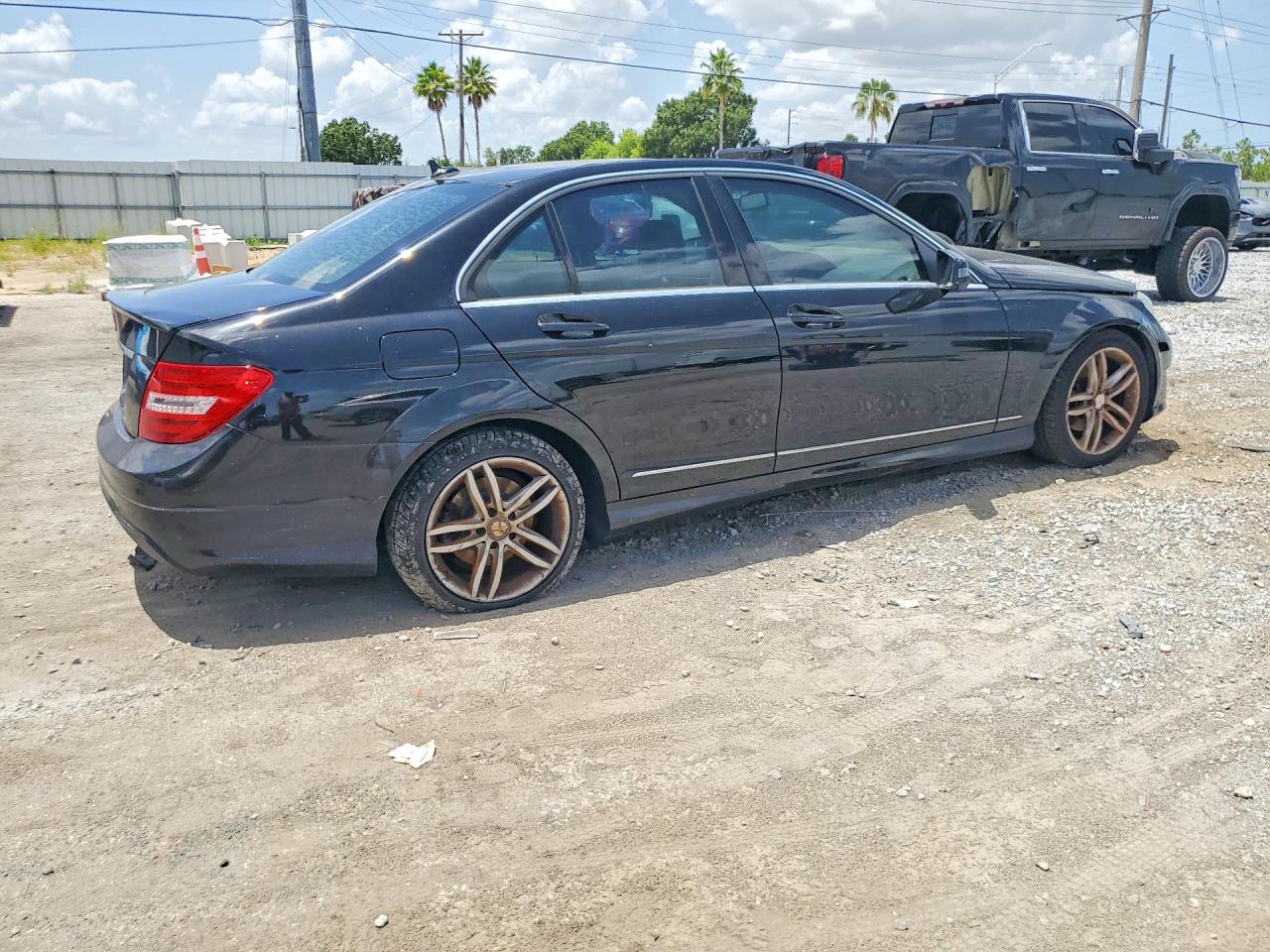 2013 Mercedes-benz C 250 Black vin: WDDGF4HB4DR271032