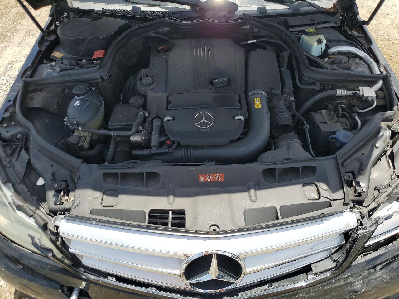 2013 Mercedes-benz C 250 Black vin: WDDGF4HB4DR271032