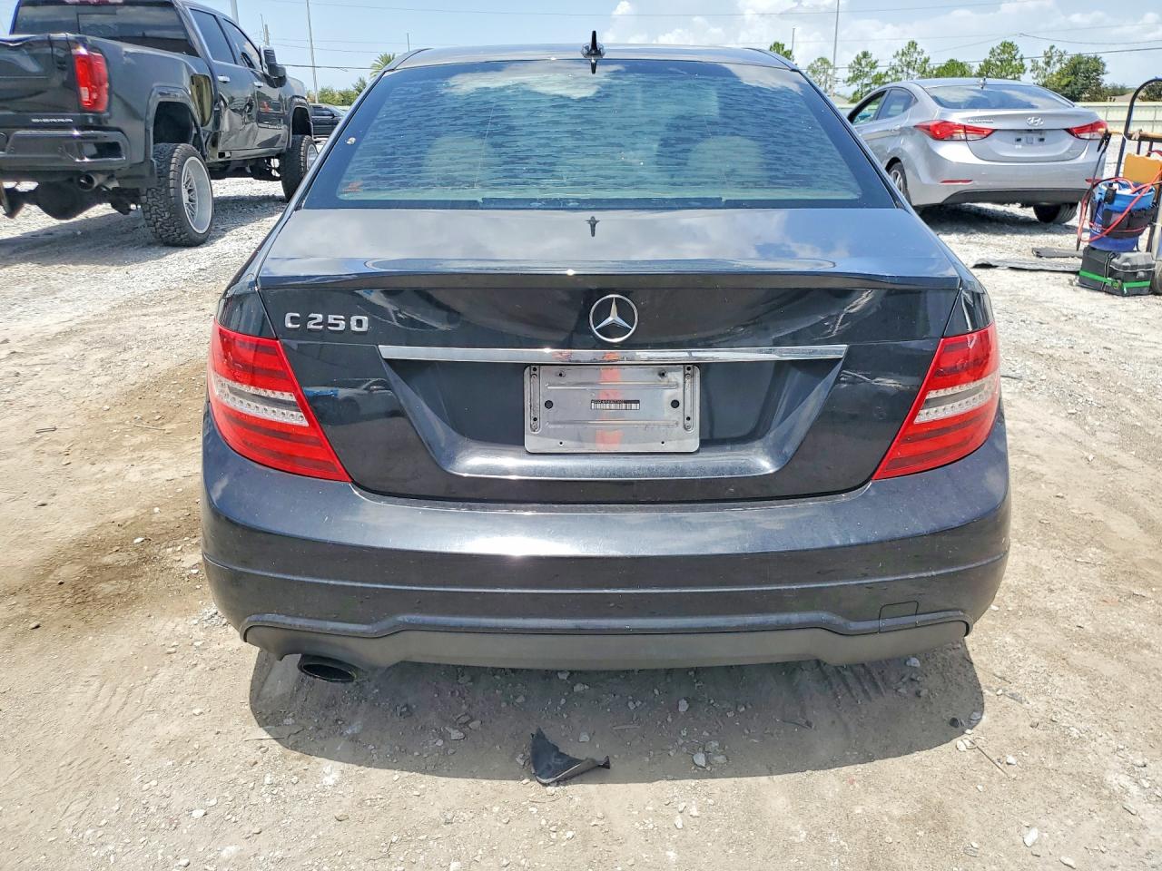 2013 Mercedes-benz C 250 Black vin: WDDGF4HB4DR271032
