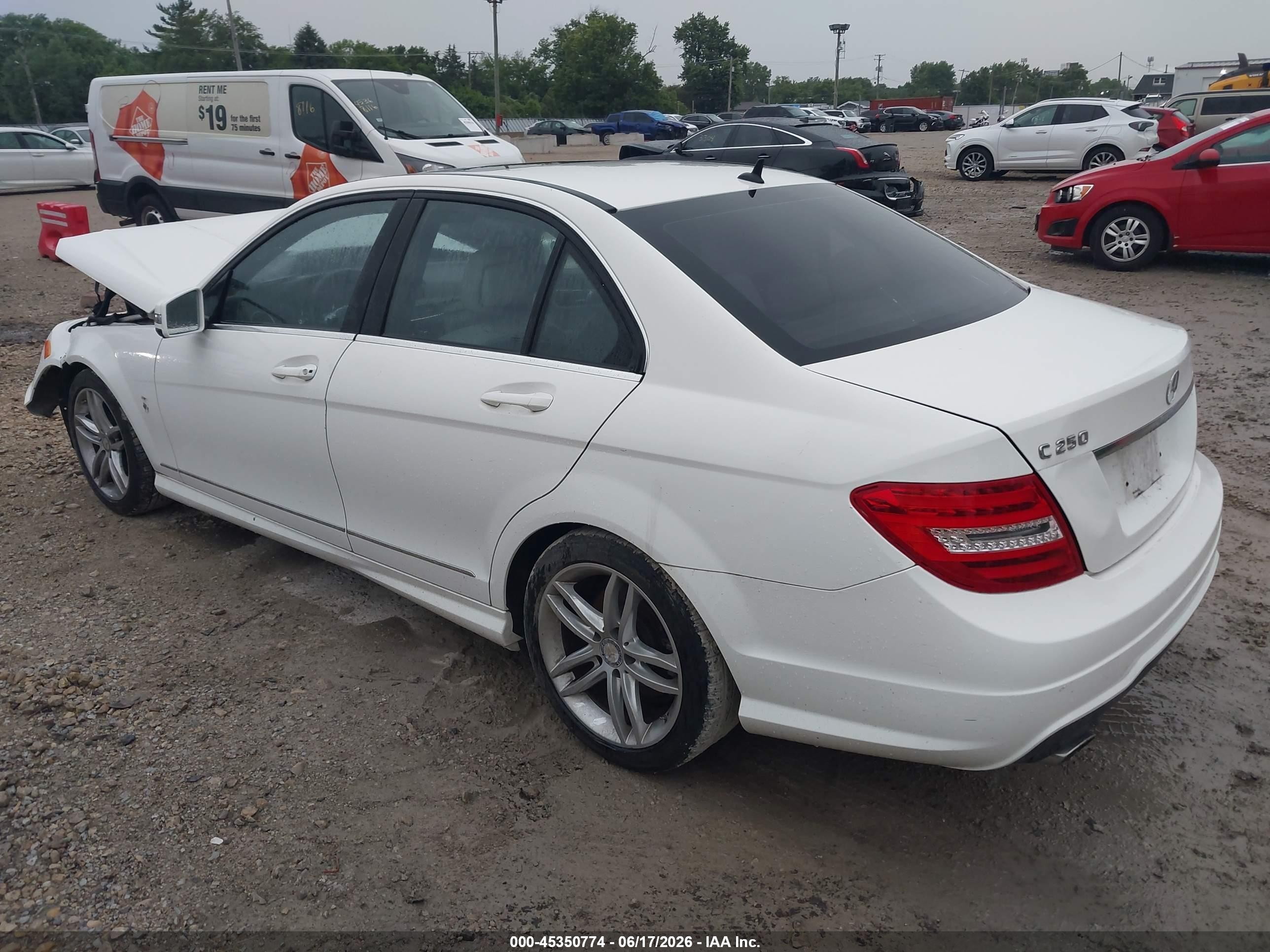 2013 Mercedes-benz C 250 Luxury/sport White vin: WDDGF4HB4DR290941