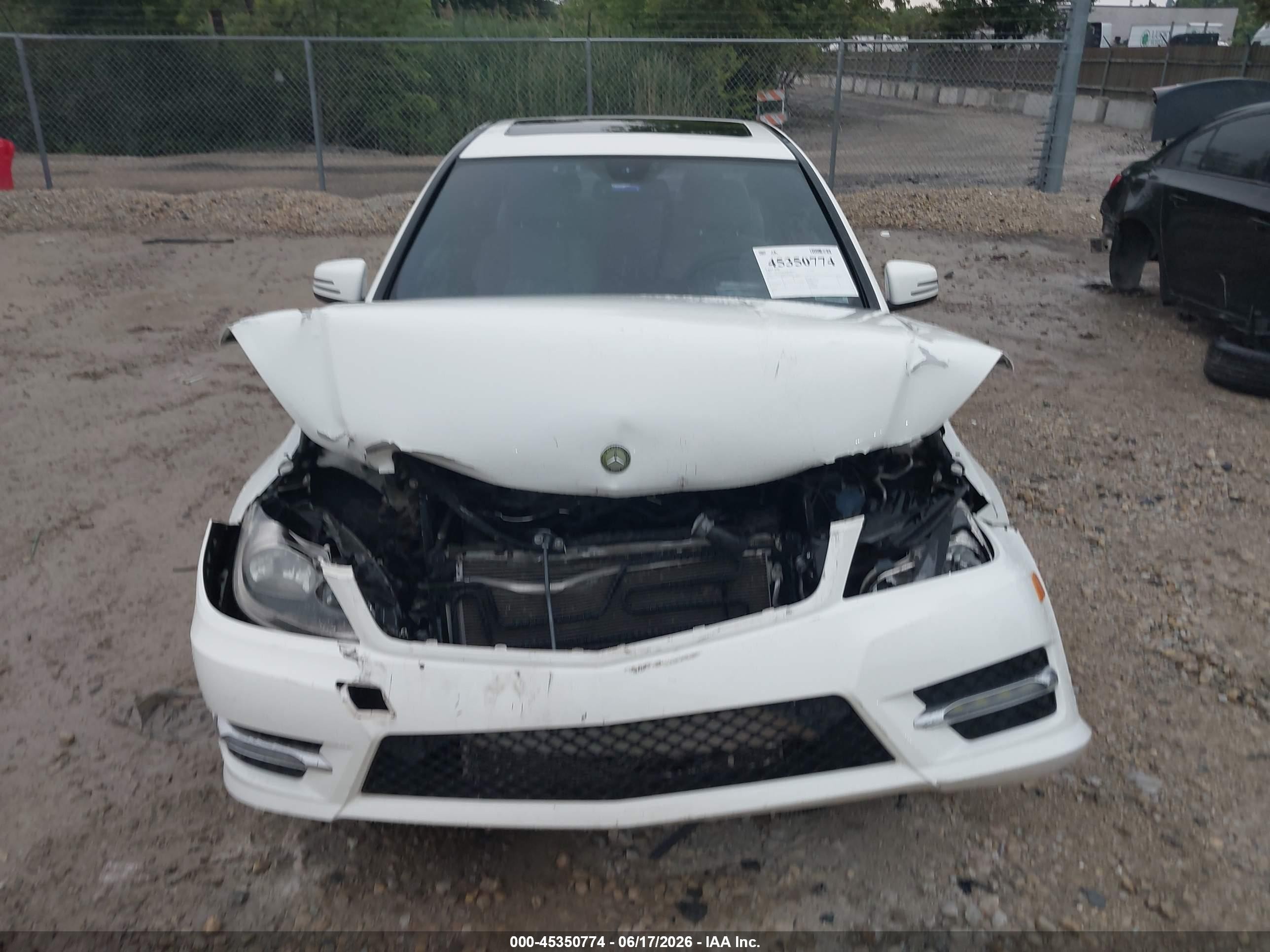 2013 Mercedes-benz C 250 Luxury/sport White vin: WDDGF4HB4DR290941