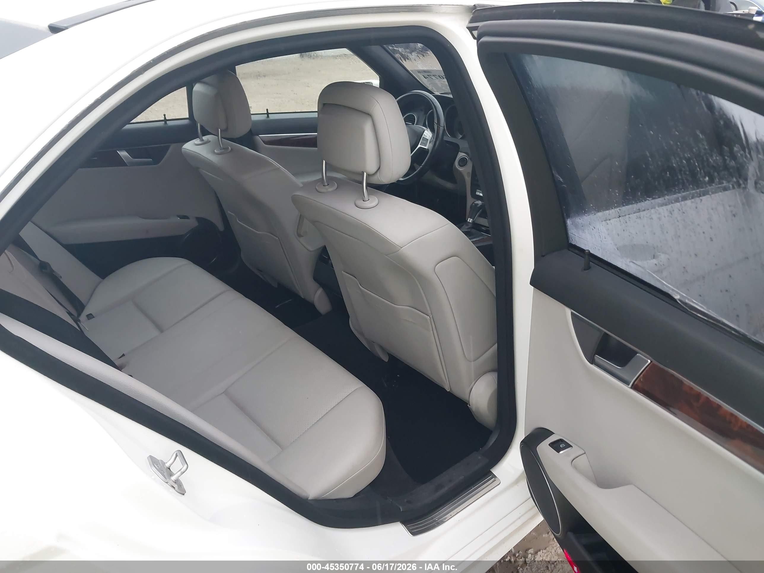 2013 Mercedes-benz C 250 Luxury/sport White vin: WDDGF4HB4DR290941