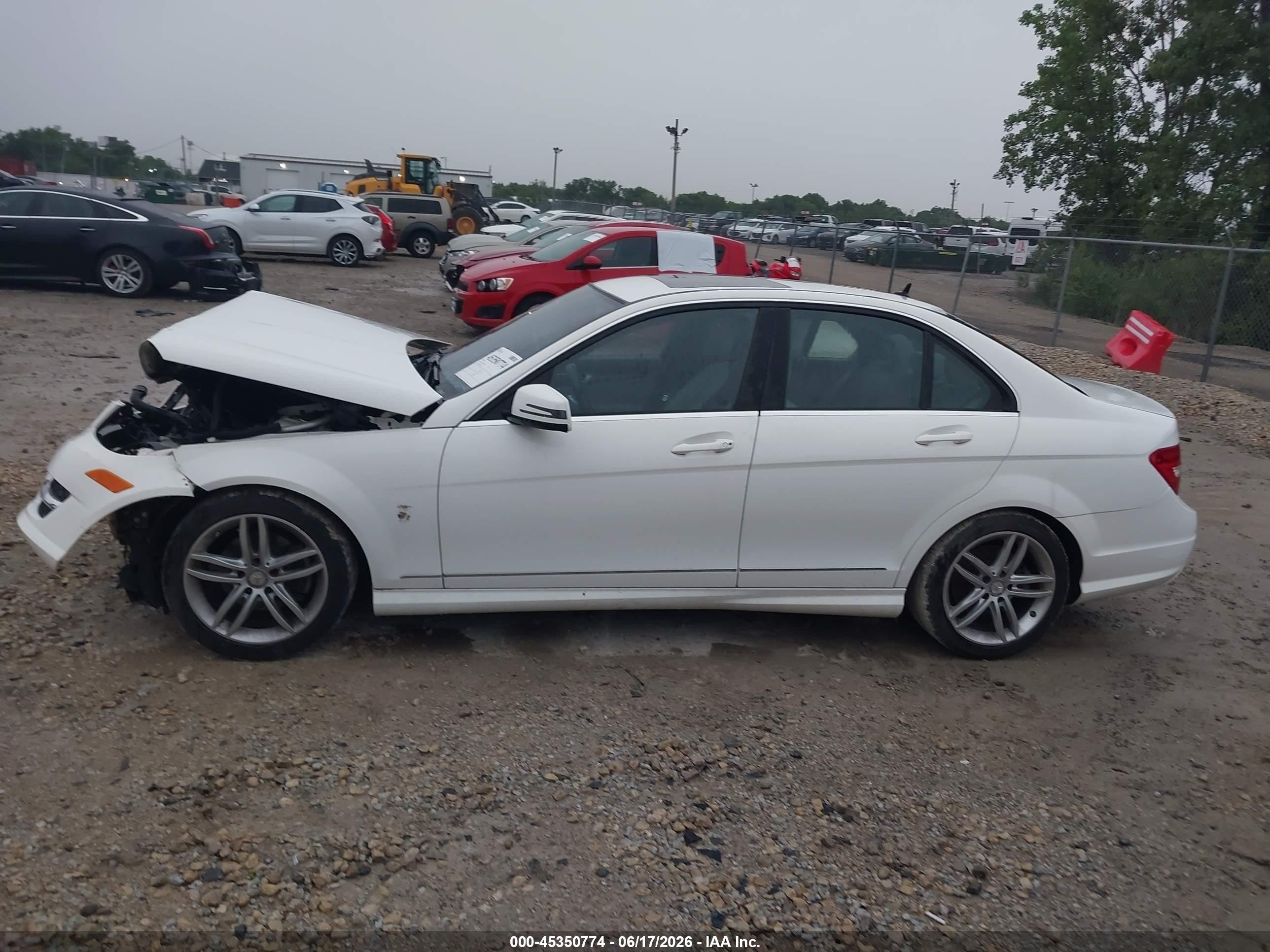 2013 Mercedes-benz C 250 Luxury/sport White vin: WDDGF4HB4DR290941
