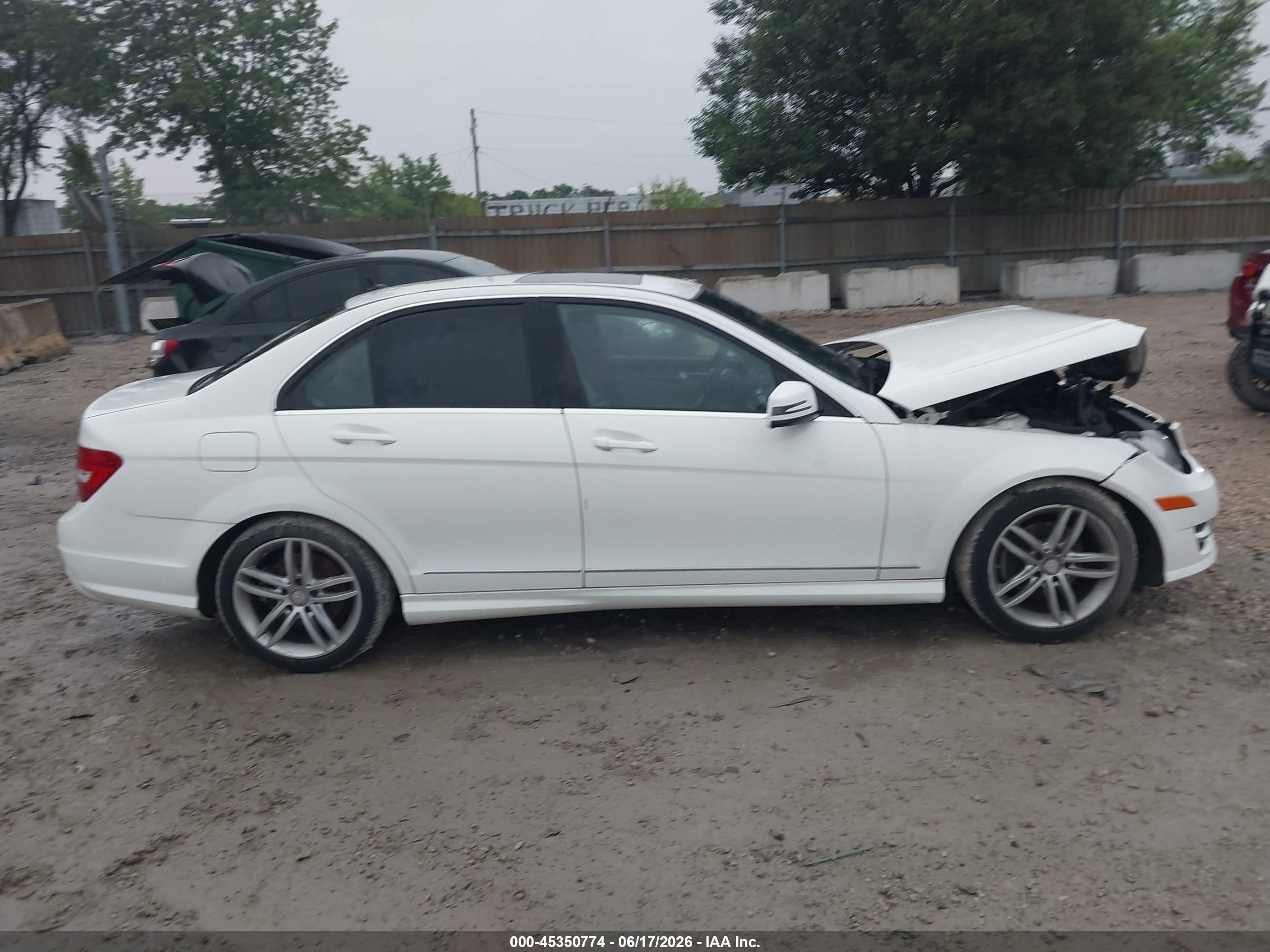 2013 Mercedes-benz C 250 Luxury/sport White vin: WDDGF4HB4DR290941