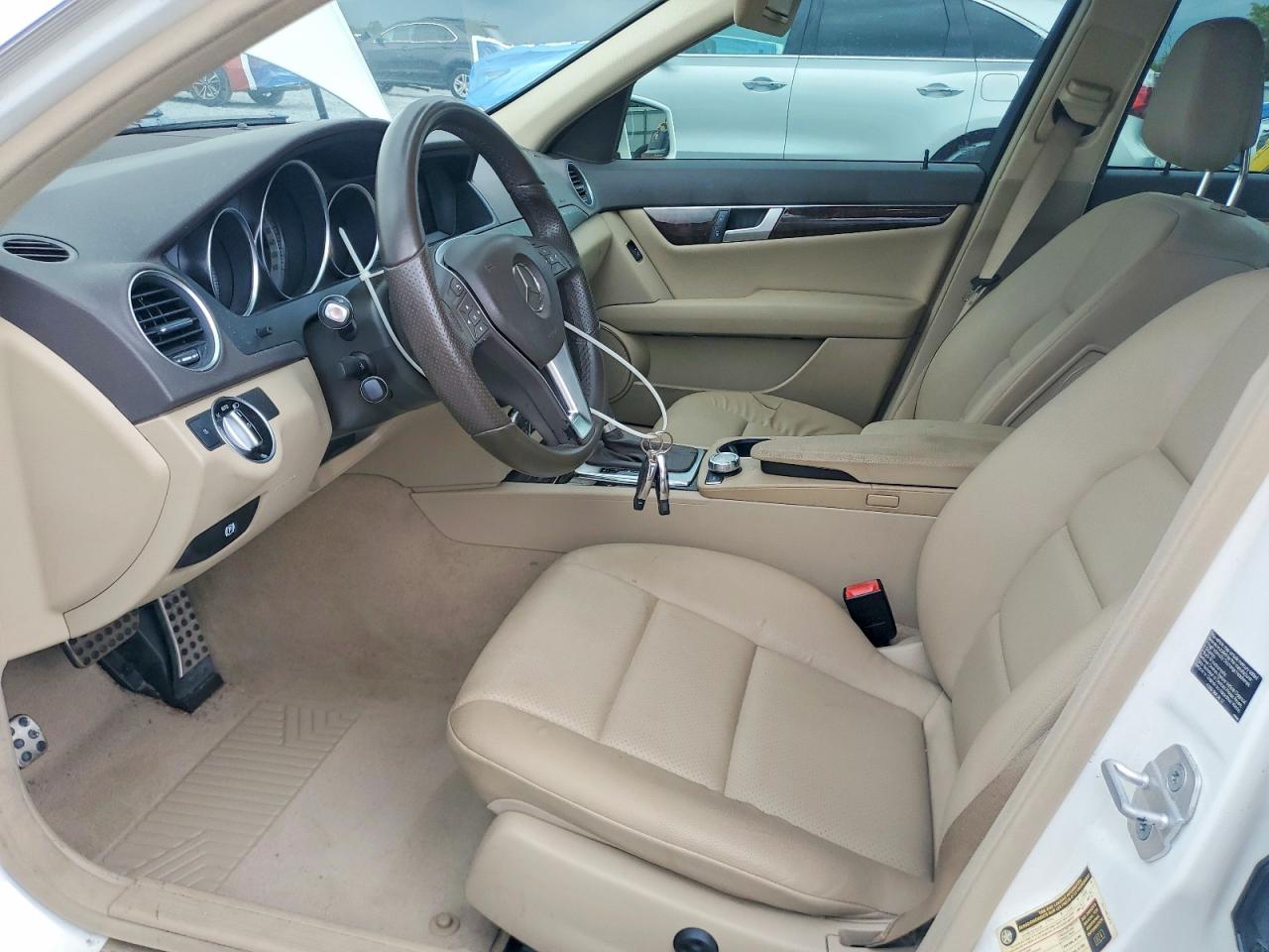 2013 Mercedes-benz C 250 White vin: WDDGF4HB4DR299235