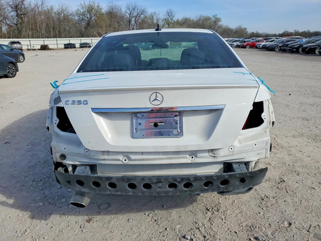 2014 Mercedes-benz C 250 Белый vin: WDDGF4HB4EA902393