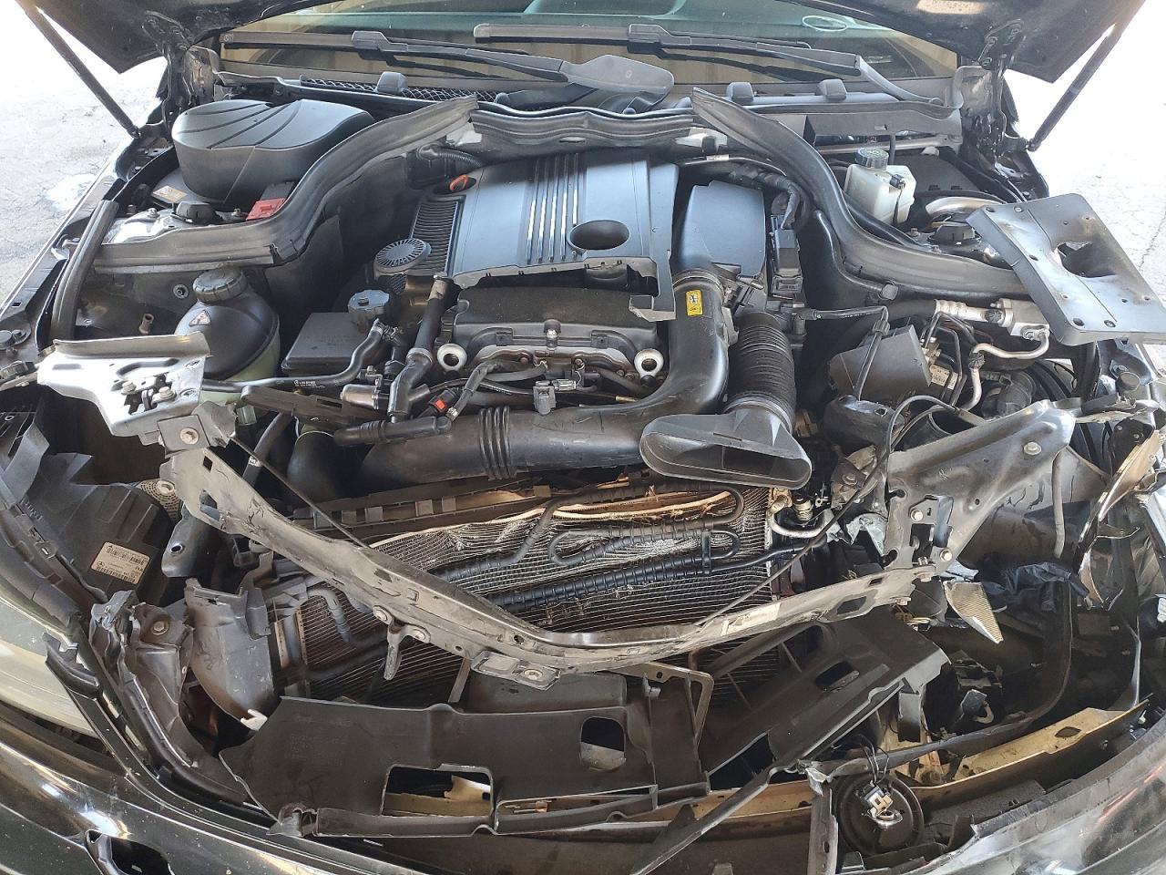 2014 Mercedes-benz C 250 Черный vin: WDDGF4HB4EA943199